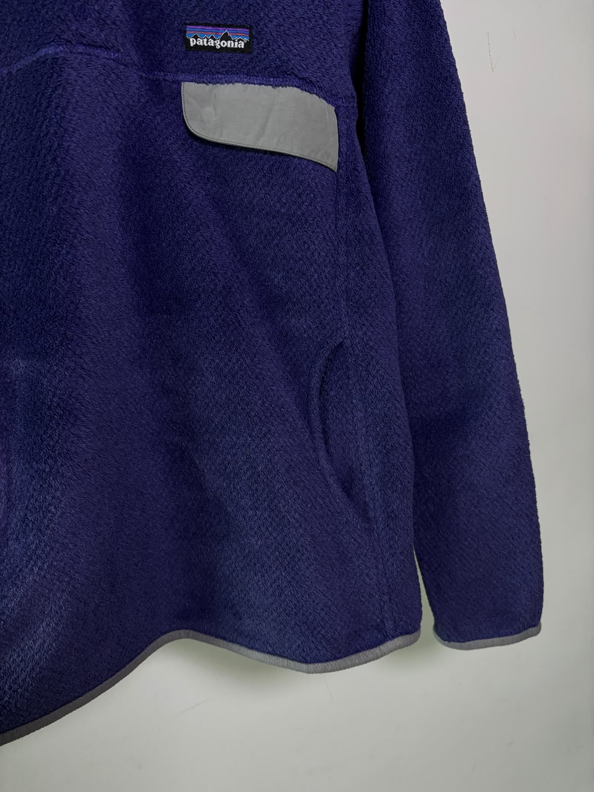 PATAGONIA MORADO PELUCHE SUAVE.  COMO NUEVO. M DE DAMA.