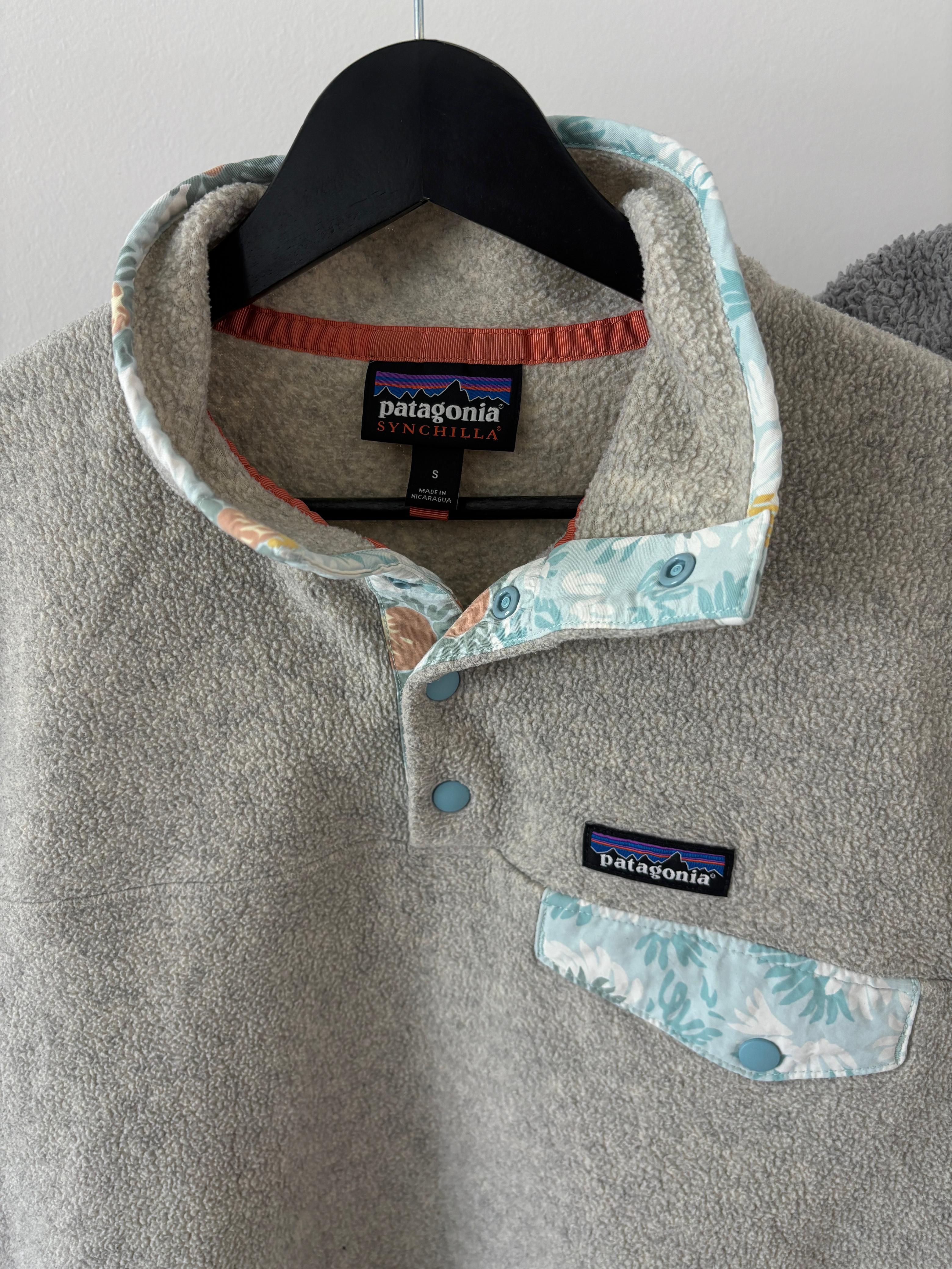 PATAGONIA BEIGE POLAR SYNCHILLA. SIN DETALLE. M DE DAMA.