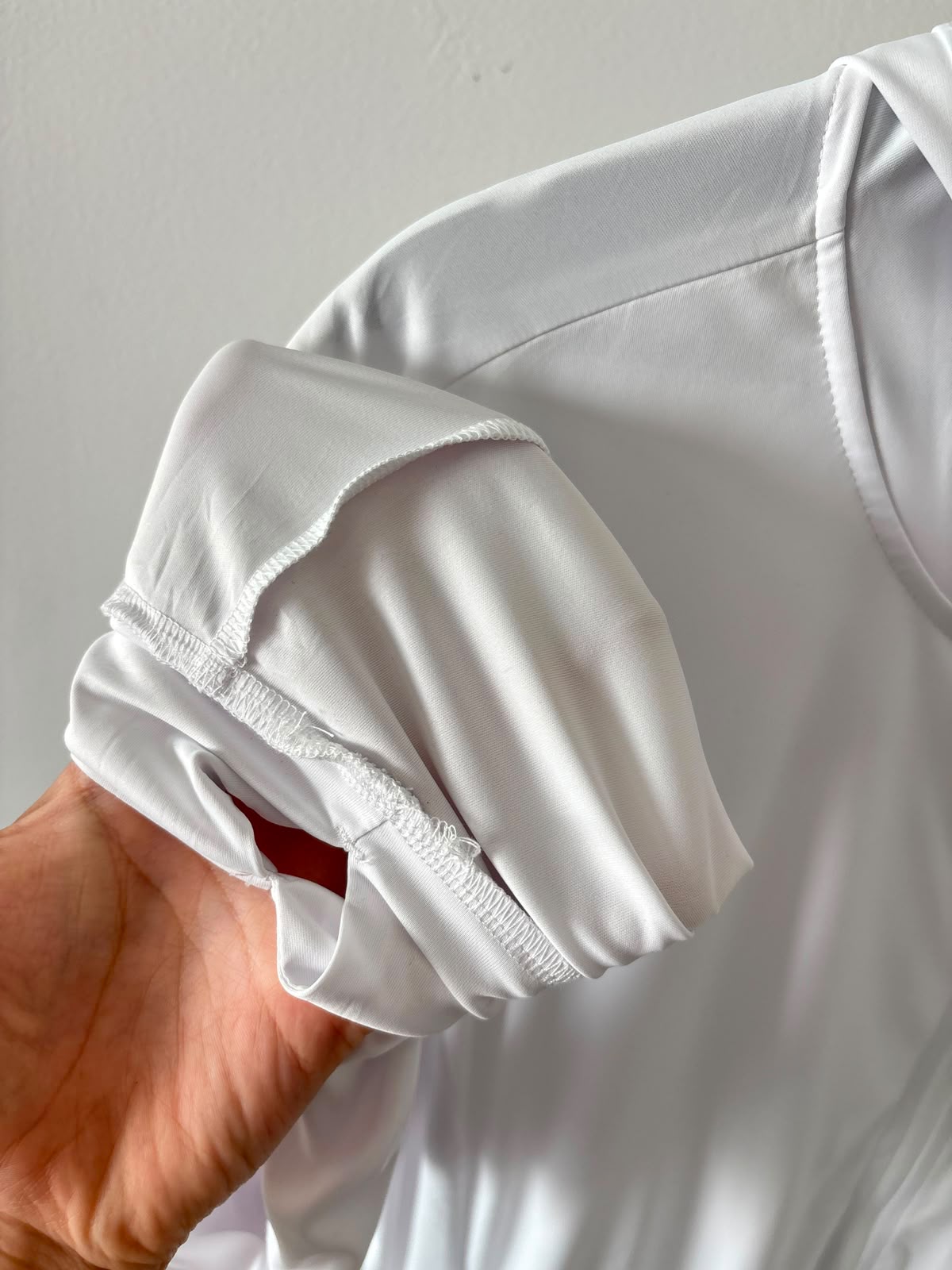BLUSA BLANCA PARA SENDERISMO TELA LIGERA Y FRESCA SIN DETALLE. XL DE DAMA.