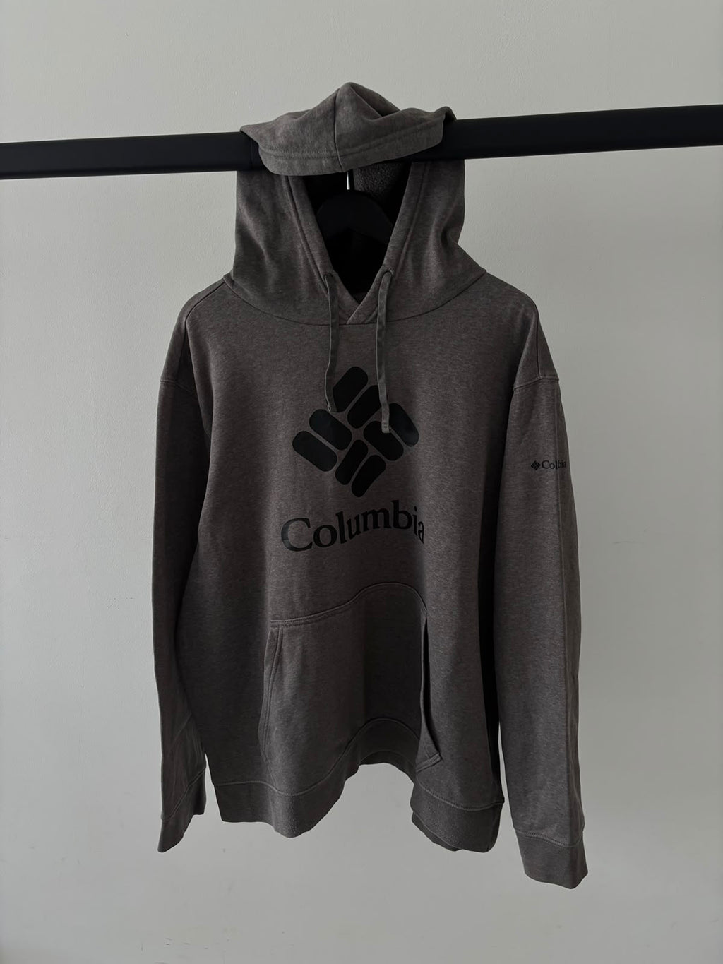 COLUMBIA HOODIE GRIS, TELA DE ALGODÓN. SIN DETALLE. XXL DE DAMA.