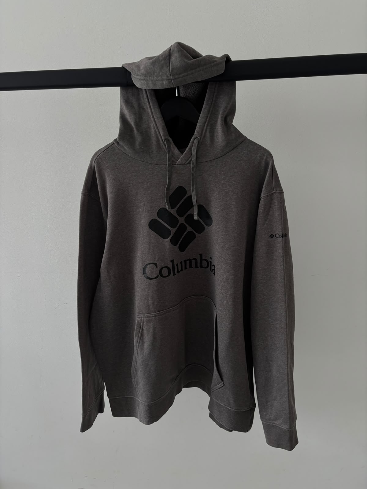 COLUMBIA HOODIE GRIS, TELA DE ALGODÓN. SIN DETALLE. XXL DE DAMA.