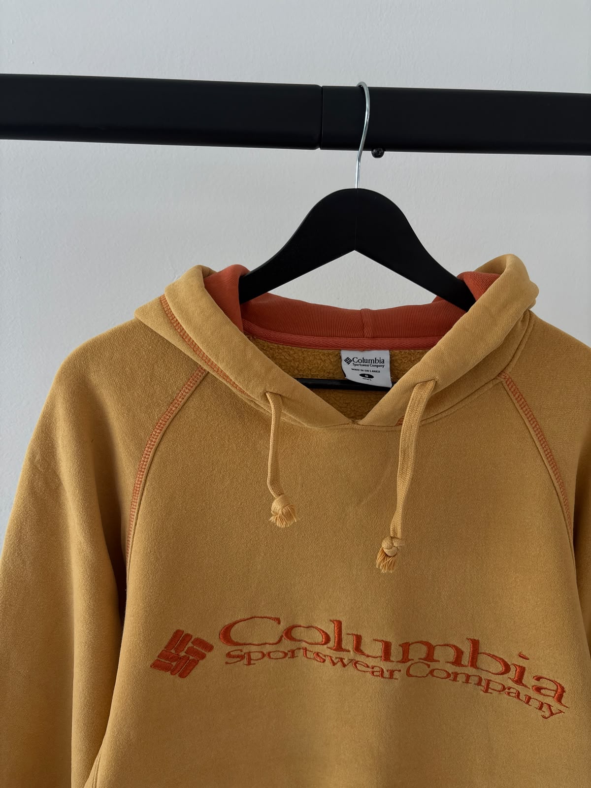 COLUMBIA HOODIE AMARILLO NO TAN INTENSO. L DE DAMA.