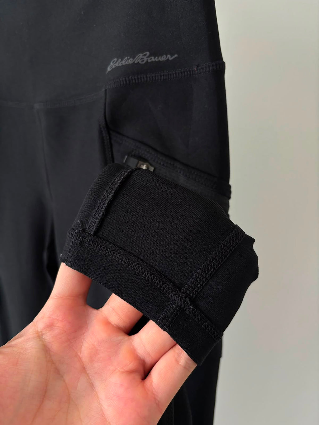 EDDIE BAUER NEGRO LEGGIN PARA SENDERISMO. TELA GRUESA TIPO ALGODÓN. COMO NUEVO. XS DE DAMA.