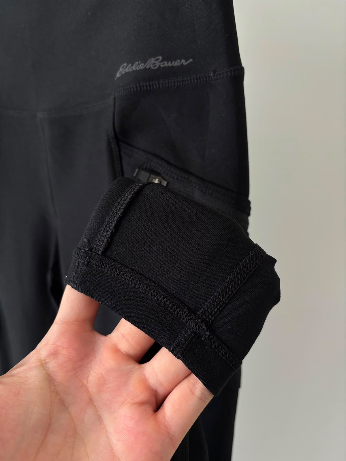 EDDIE BAUER NEGRO LEGGIN PARA SENDERISMO. TELA GRUESA TIPO ALGODÓN. COMO NUEVO. XS DE DAMA.