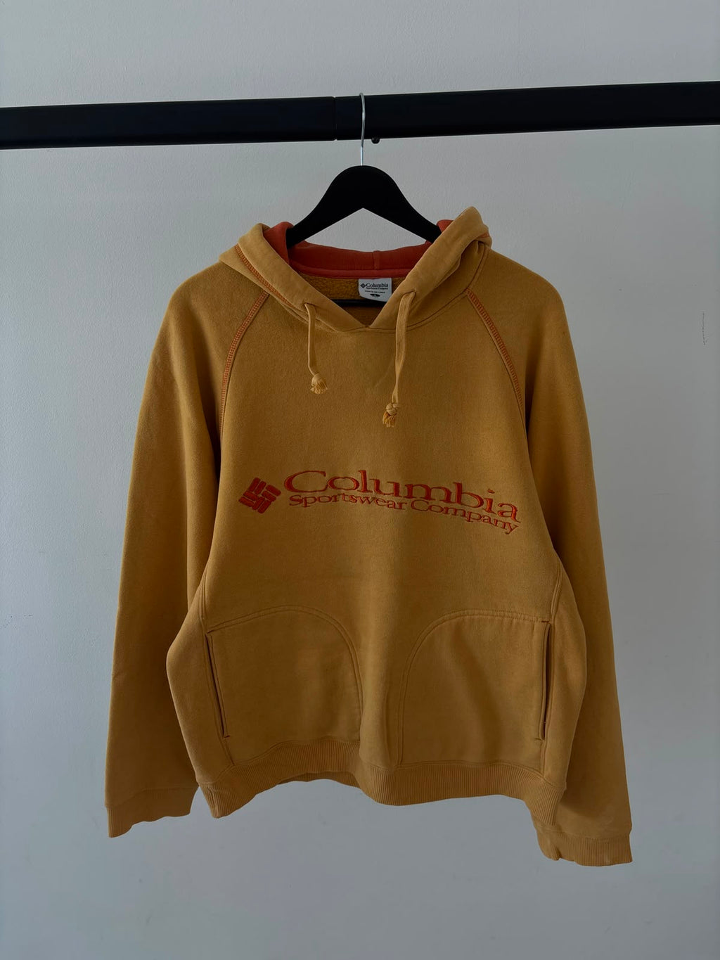COLUMBIA HOODIE AMARILLO NO TAN INTENSO. L DE DAMA.