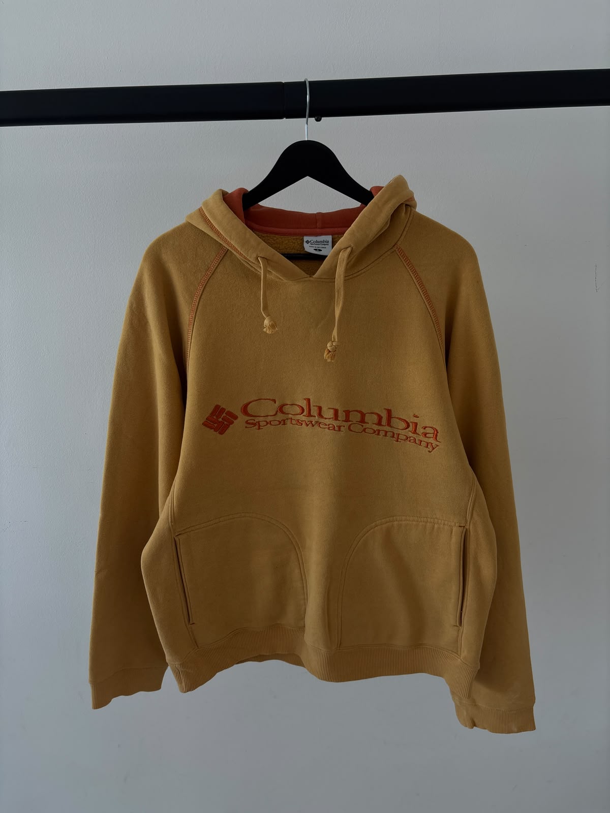 COLUMBIA HOODIE AMARILLO NO TAN INTENSO. L DE DAMA.