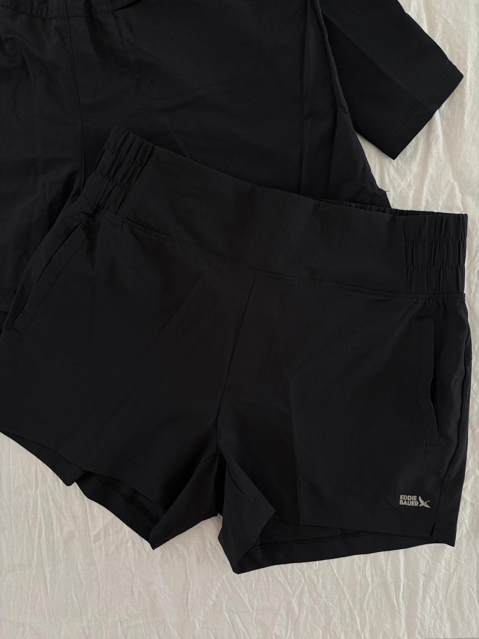 EDDIE BAUER SHORT NEGRO PARA SENDERISMO SIN DETALLE. S DE DAMA.