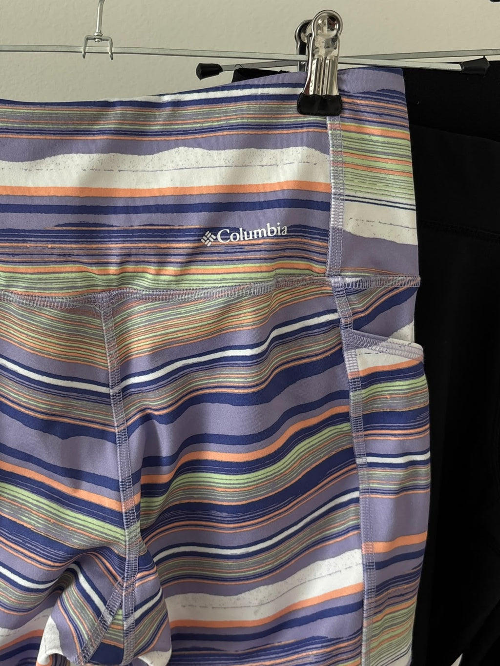 COLUMBIA LEGGIN MORADO TELA GRUESA Y FRESCA. COMO NUEVO. S DE DAMA.
