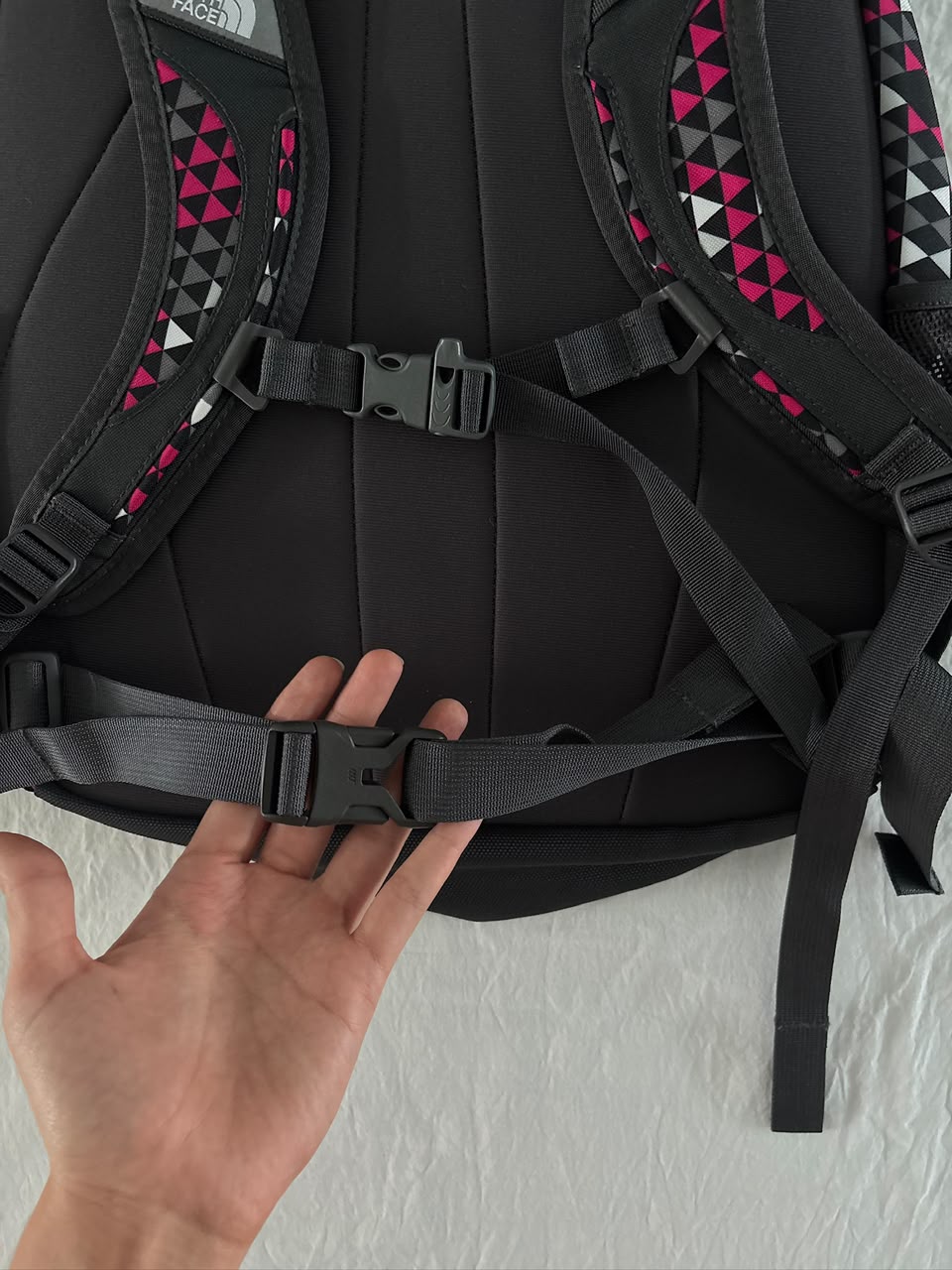 TNF MOCHILA JESTER 28L. SIN DETALLE CASI COMO NUEVO.