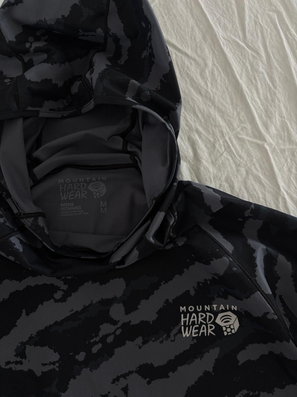 MOUNTAIN HARD WEAR. MUY FRESCO Y LIGERO PARA SENDERISMO. M DE DAMA.