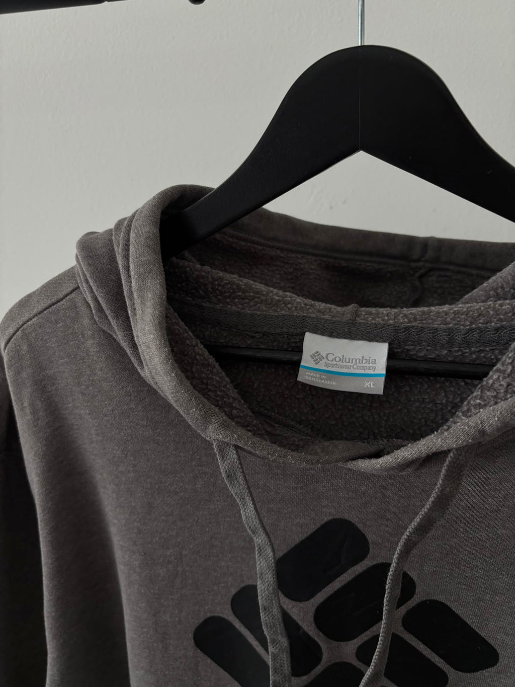 COLUMBIA HOODIE GRIS, TELA DE ALGODÓN. SIN DETALLE. XXL DE DAMA.