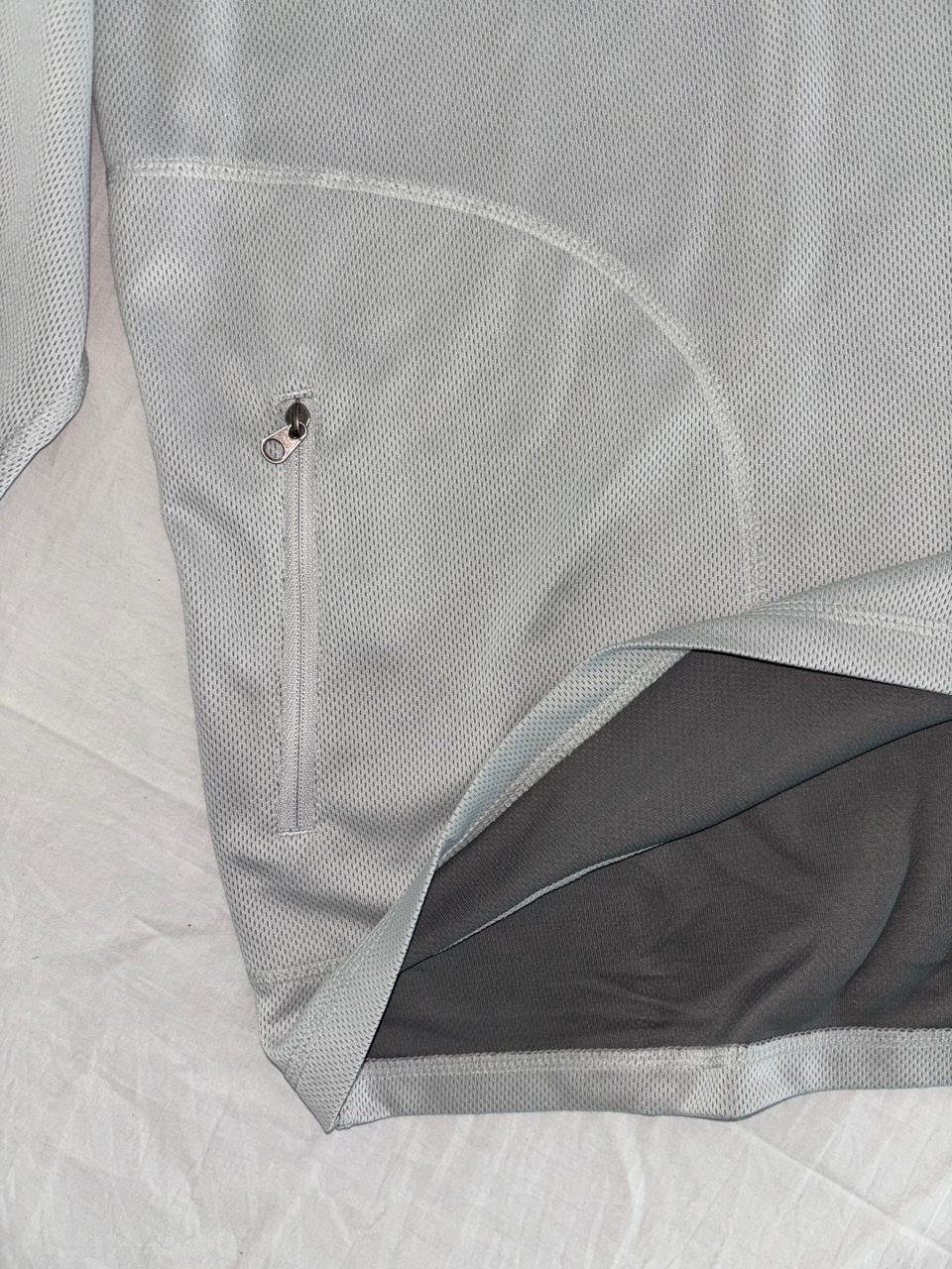 PATAGONIA BLUSA LARGA TRANSPIRABLE PARA SENDERISMO. M DE DAMA.