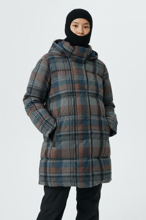CHAMARRA LARGA 3RA CAPA PARA CLIMAS FRÍOS. ES MUY BRUMOSA. RESISTENTE A AGUA LIGERA. COMO NUEVO. XL DE DAMA.