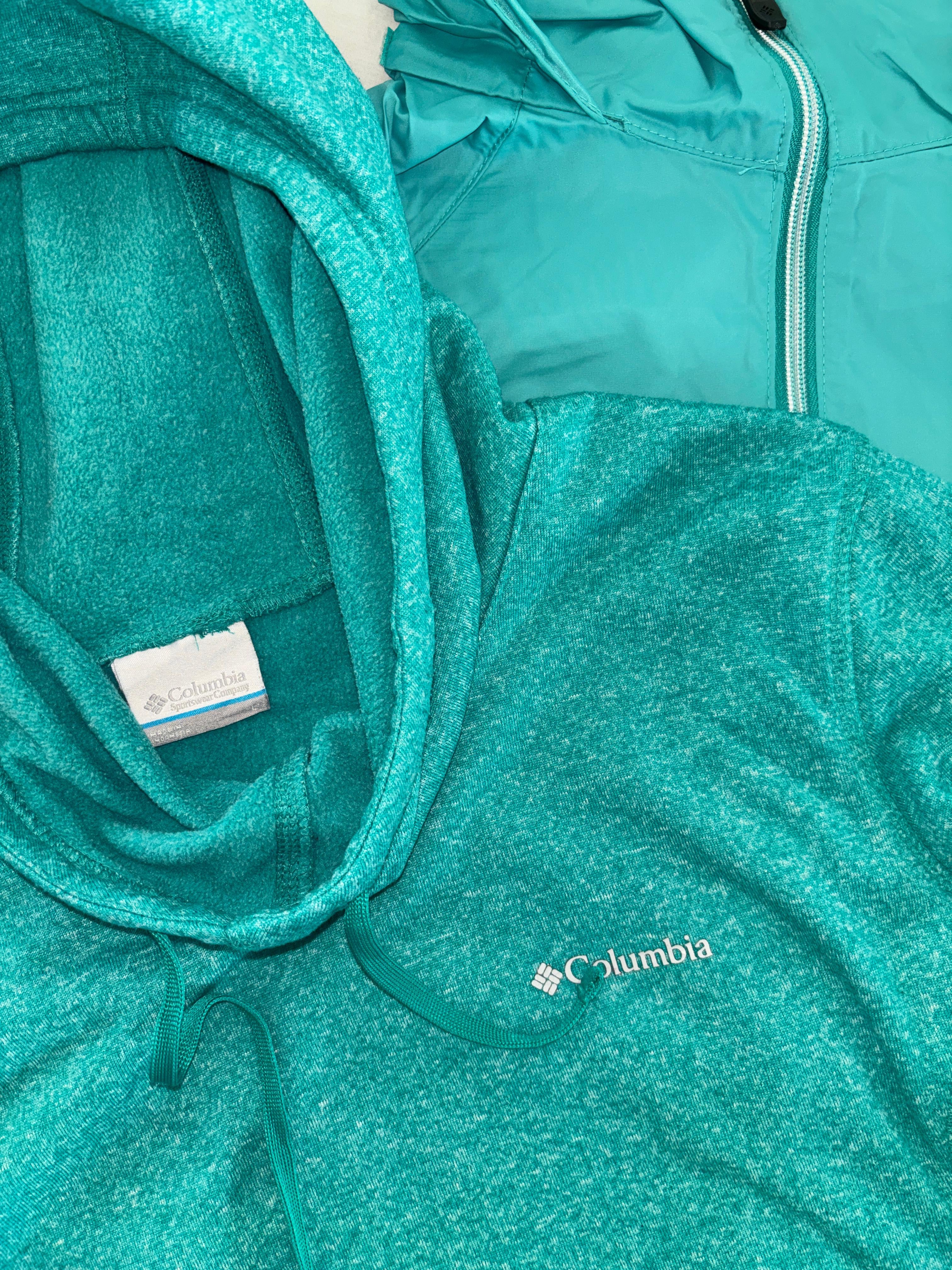 COLUMBIA HOODIE POLAR 2DA CAPA. SIN DETALLE. L DE DAMA.