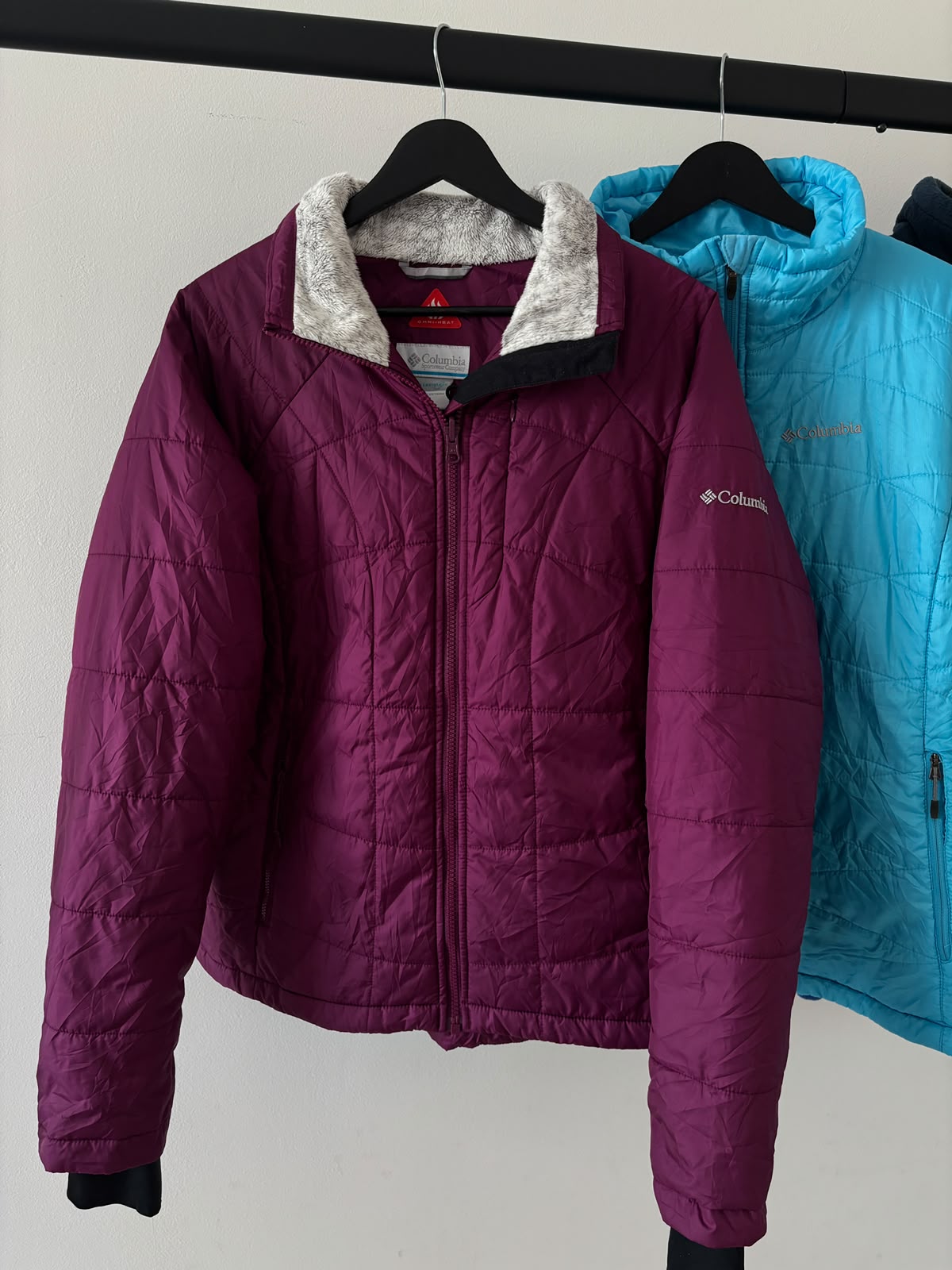 COLUMBIA 2DA CAPA BRUMOSO MORADO OMNI HEAT (retiene y refleja el calor natural que produce el cuerpo humano. deja salir la humedad y el exceso de calor) XL DE DAMA.