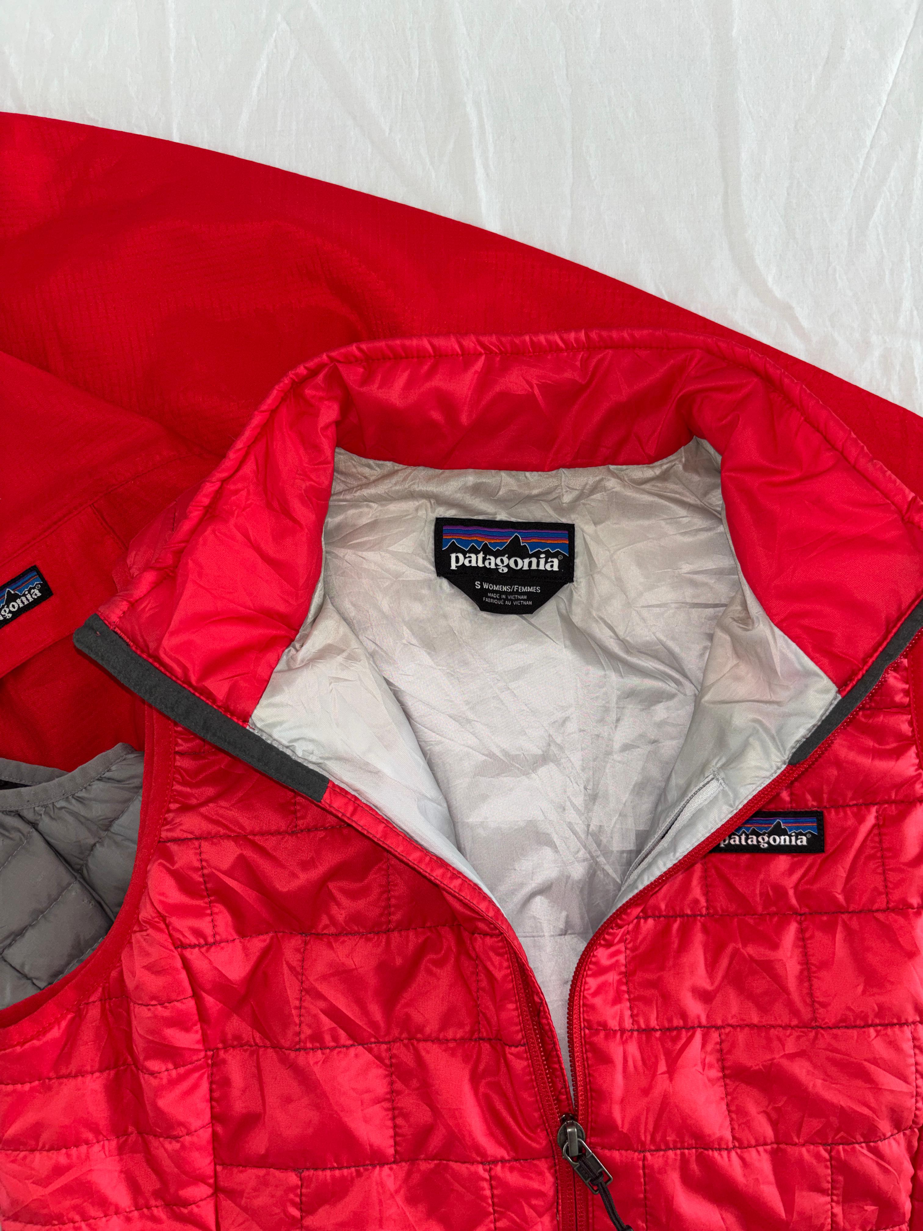 PATAGONIA CHALECO ROJO PRIMALOFT (AISLAMIENTO TÉRMICO) MUY COMPRESIBLE QUE SE HACE BOLSA. SIN DETALLE. S DE DAMA.
