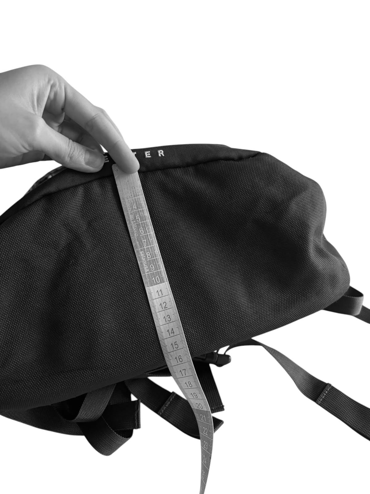 TNF MOCHILA JESTER 28L. SIN DETALLE CASI COMO NUEVO.