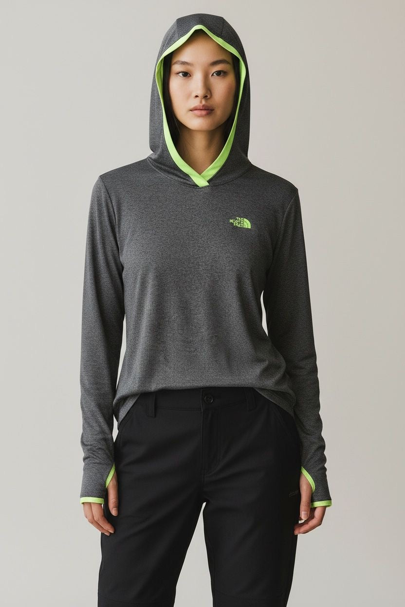 TNF GRIS CON VERDE LIGERO PARA SENDERISMO FLASH DRY (expulsa la humedad de la piel hacia la superficie para un secado rápido) SIN DETALLE. S DE DAMA.