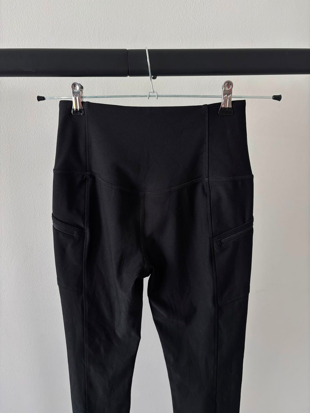 EDDIE BAUER NEGRO LEGGIN PARA SENDERISMO. TELA GRUESA TIPO ALGODÓN. COMO NUEVO. XS DE DAMA.