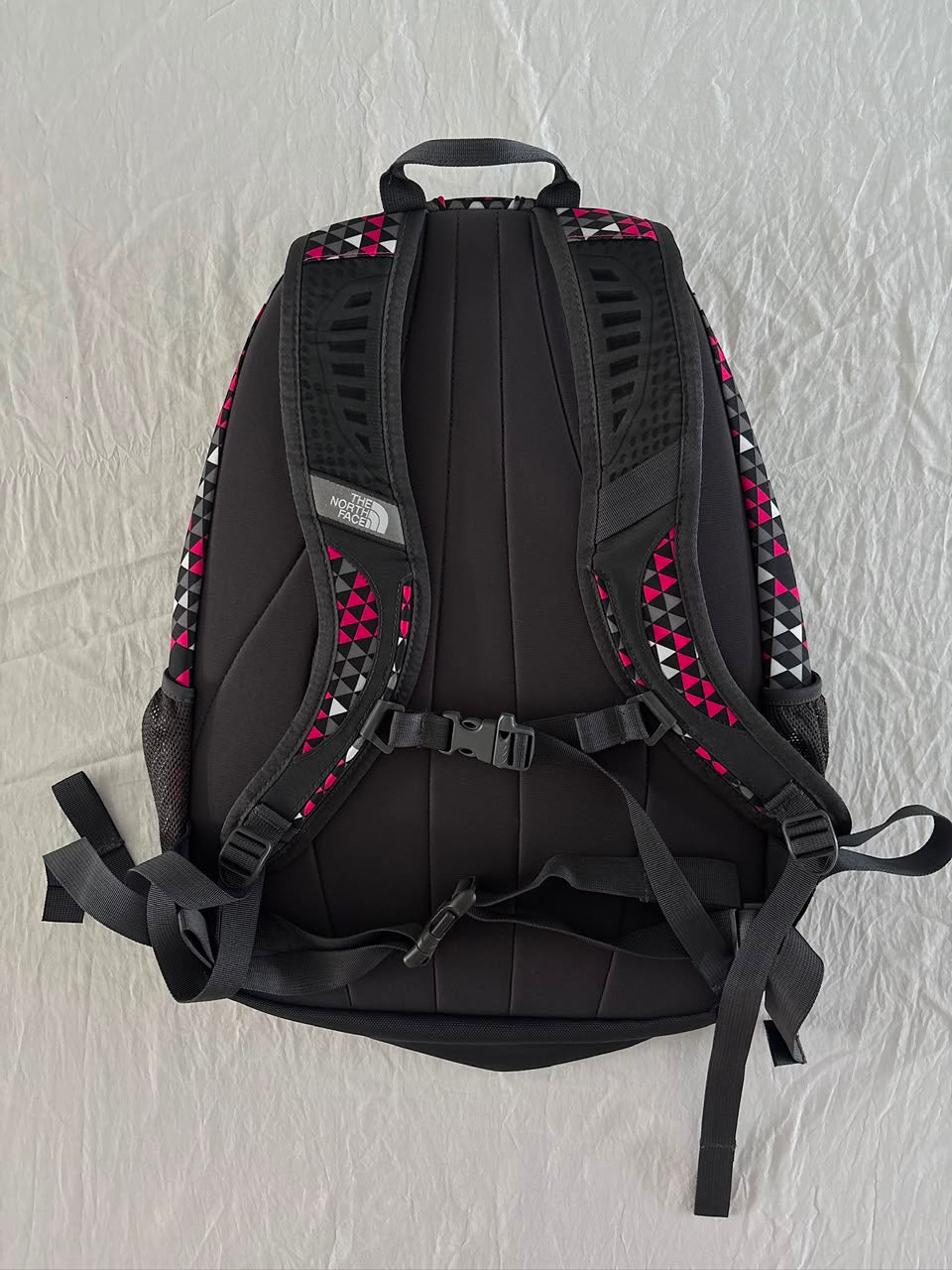 TNF MOCHILA JESTER 28L. SIN DETALLE CASI COMO NUEVO.