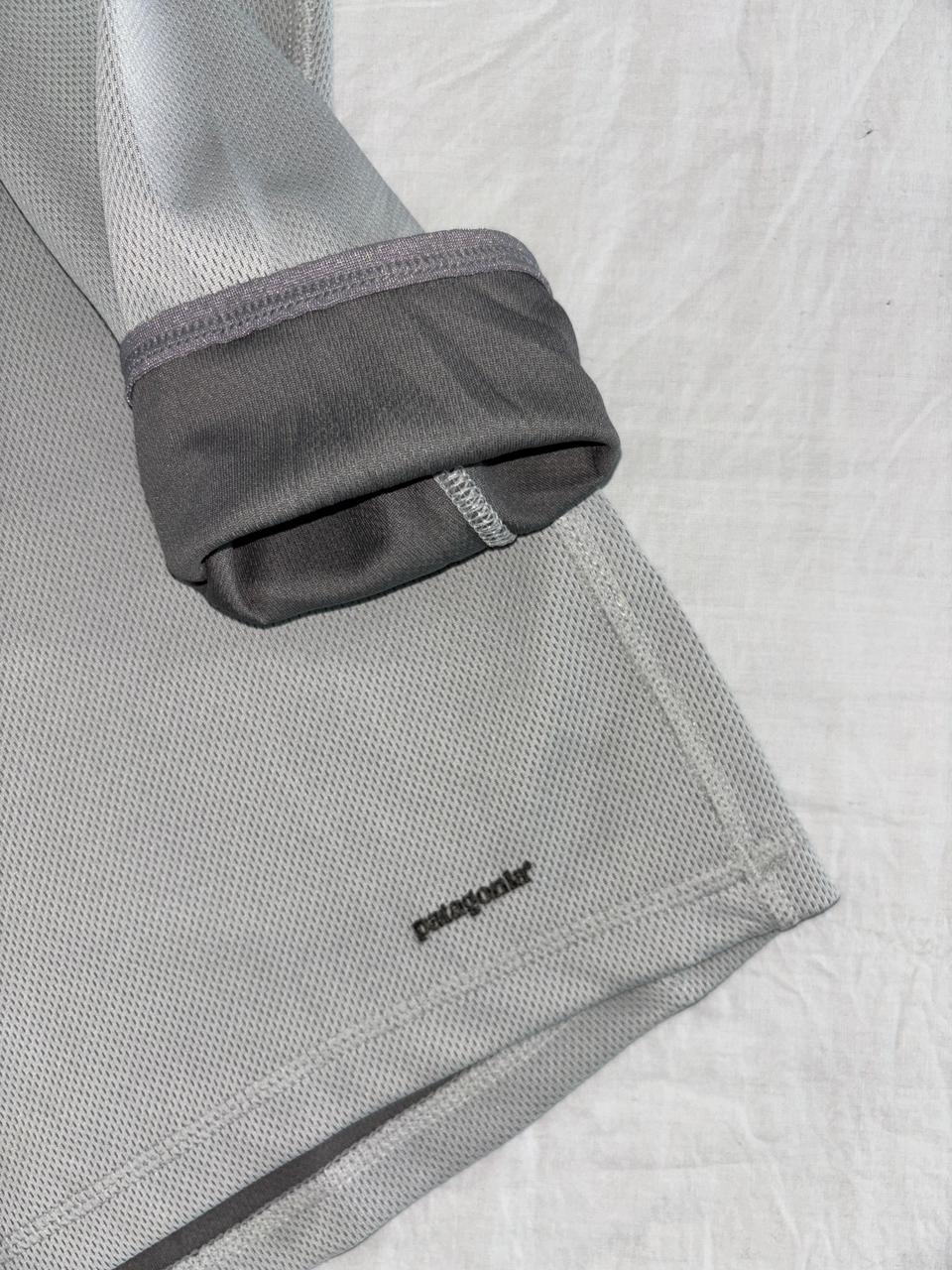 PATAGONIA BLUSA LARGA TRANSPIRABLE PARA SENDERISMO. M DE DAMA.