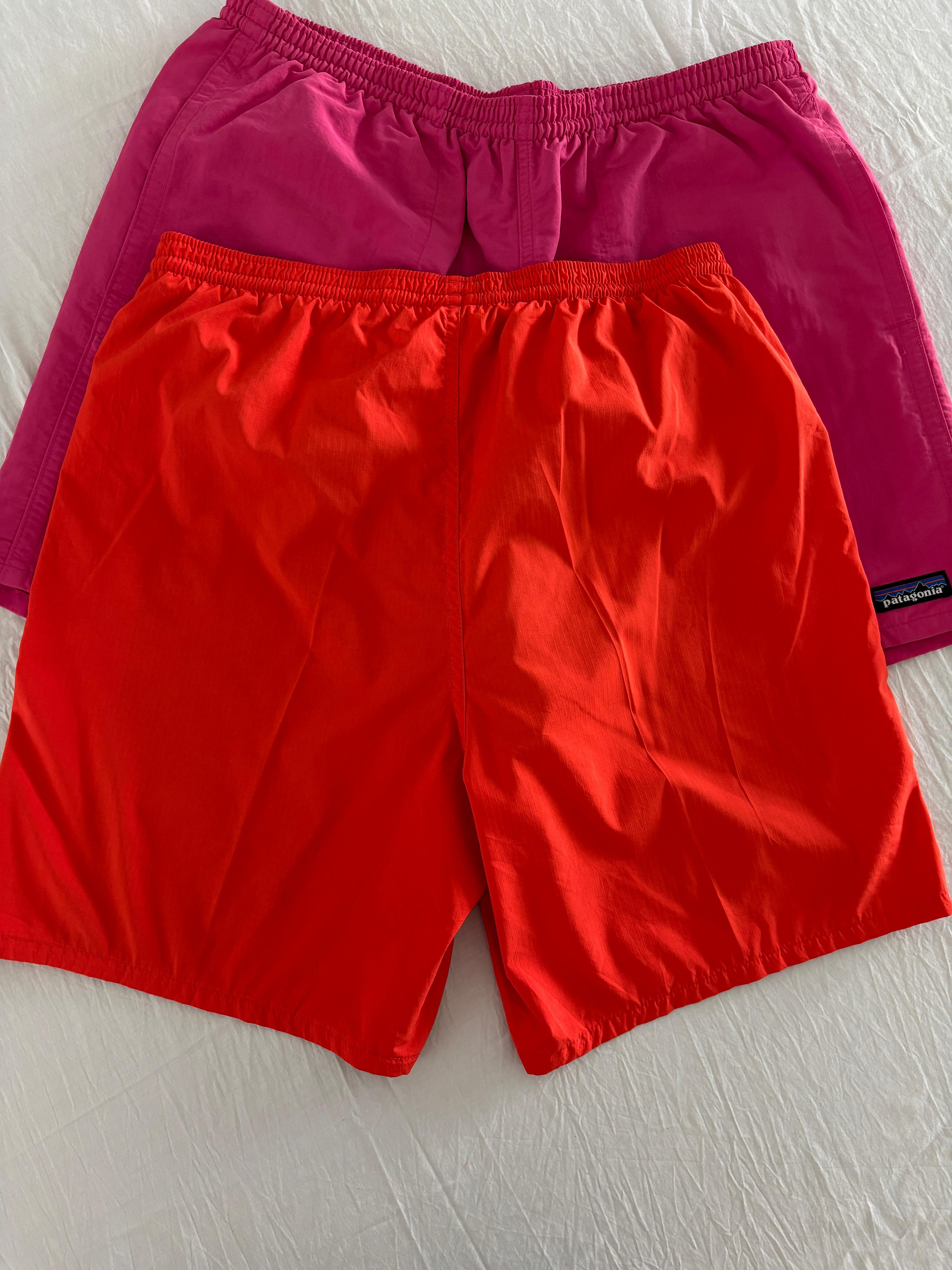 PATAGONIA SHORT NARANJA CON ROPA INTERIOR. LARGO TELA LIGERA. L DE DAMA.