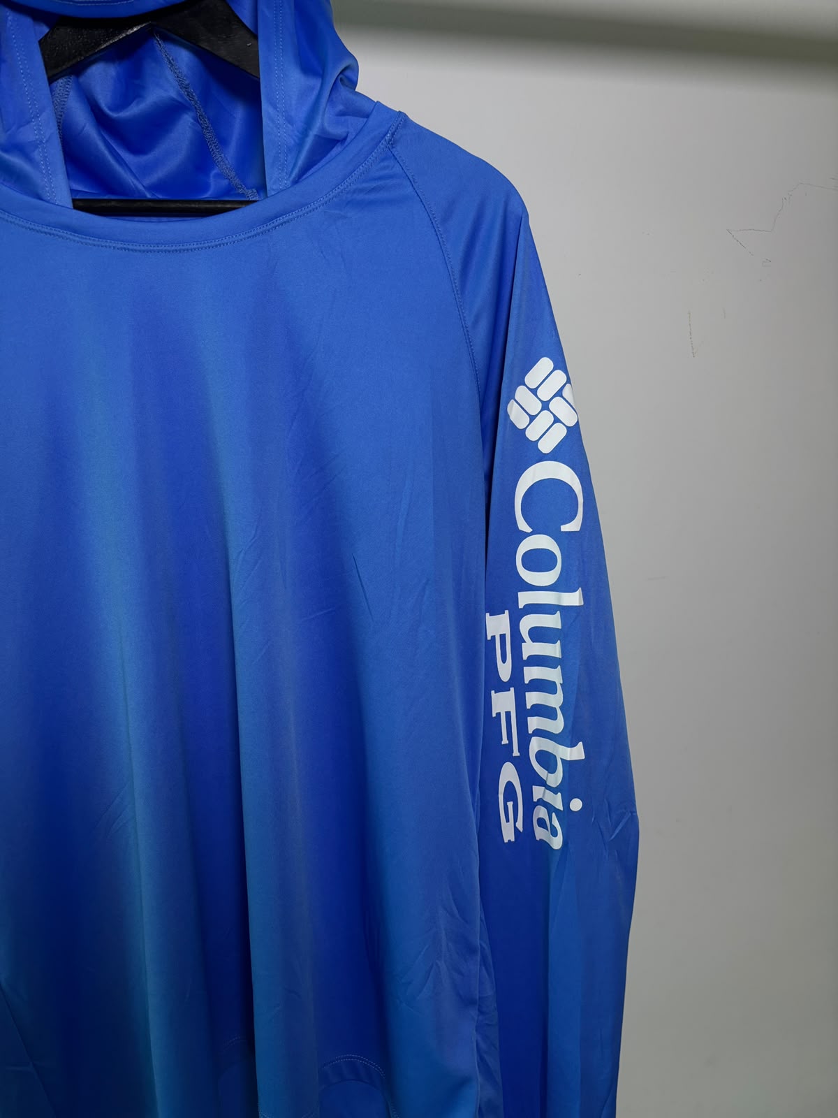 COLUMBIA AZUL OMNI SHADE ☀️ (PROTECCIÓN UVA Y UVB) SIN DETALLE. TELA LIGERA Y FRESCA. XL DE DAMA.
