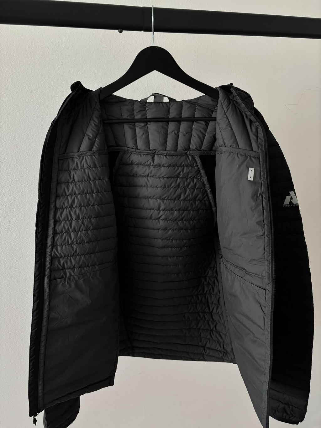 EDDIE BAUER PLUMA DE GANSO DE 850 2DA CAPA COMPRESIBLE. S DE DAMA.