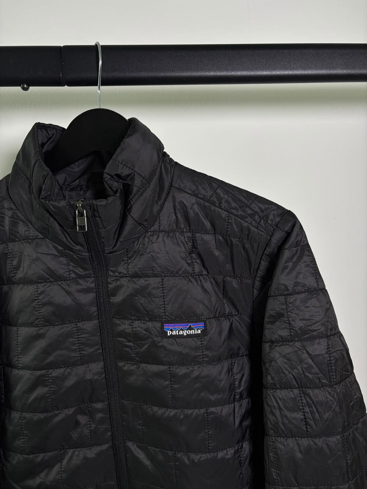 PATAGONIA NEGRO 2DA CAPA PRIMALOFT ⭐️   CASI COMO NUEVO. S DE DAMA.