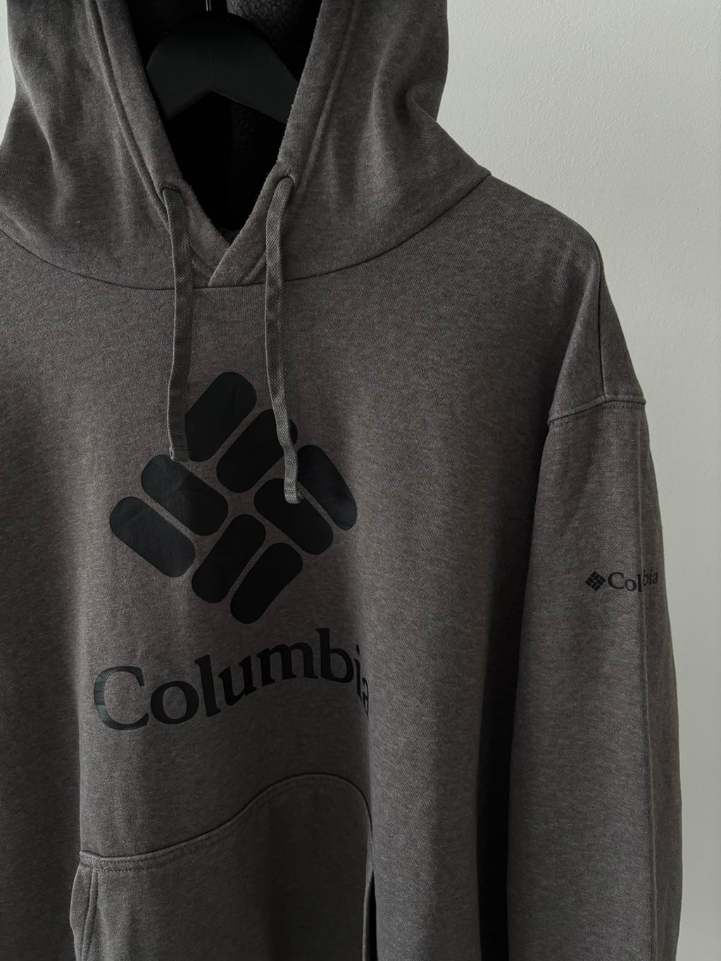 COLUMBIA HOODIE GRIS, TELA DE ALGODÓN. SIN DETALLE. XXL DE DAMA.