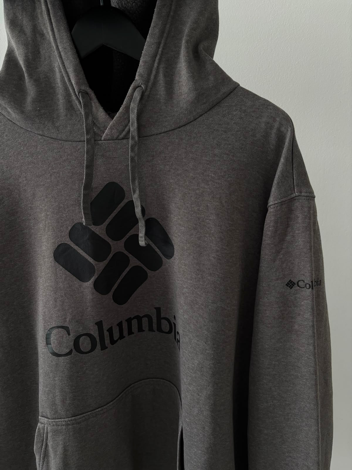 COLUMBIA HOODIE GRIS, TELA DE ALGODÓN. SIN DETALLE. XXL DE DAMA.