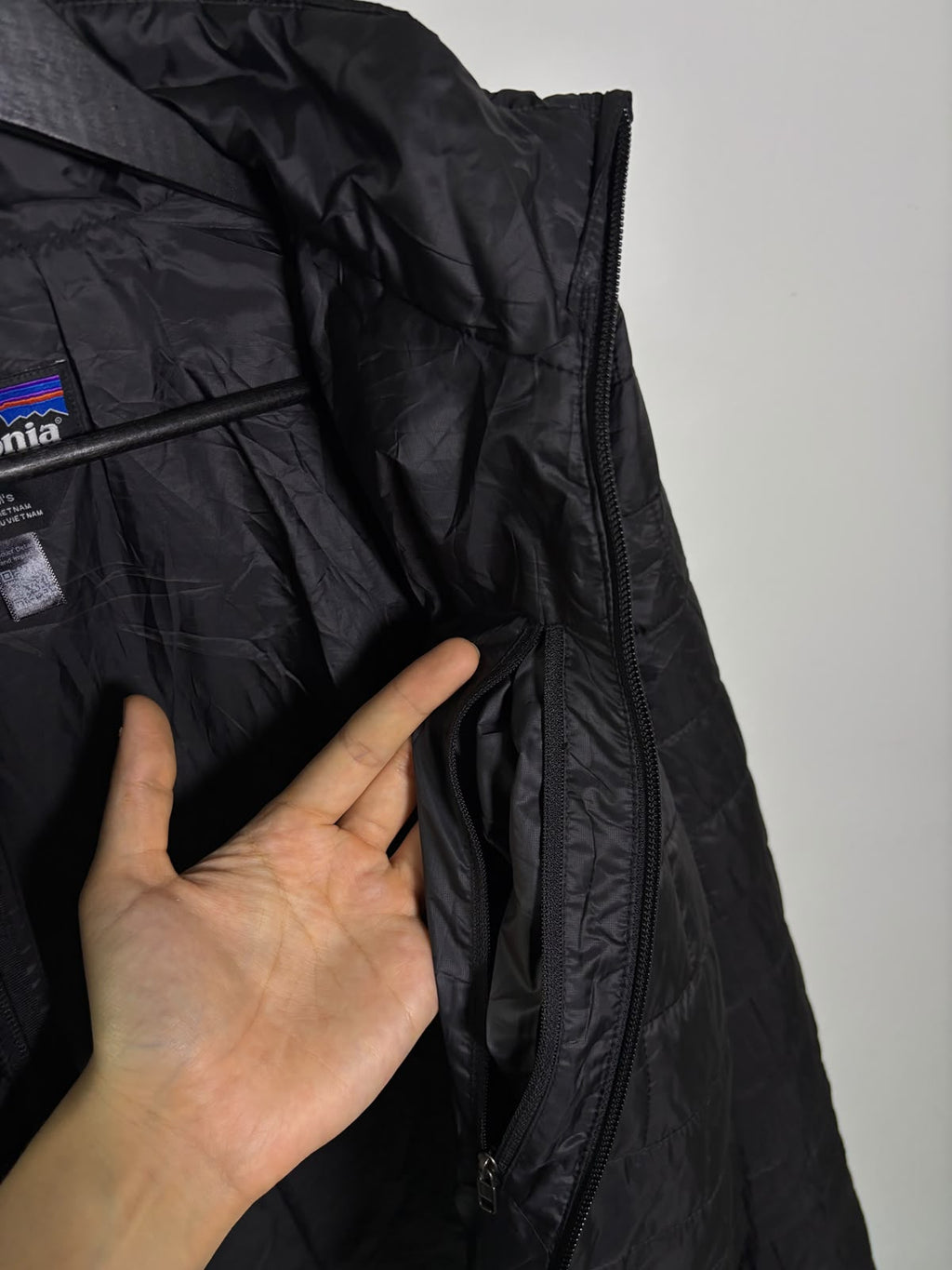 PATAGONIA NEGRO 2DA CAPA PRIMALOFT ⭐️   CASI COMO NUEVO. S DE DAMA.