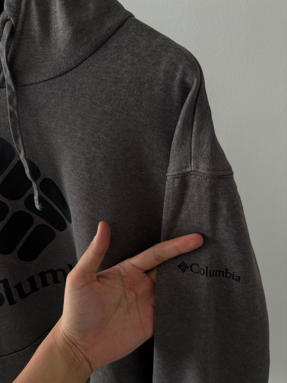 COLUMBIA HOODIE GRIS, TELA DE ALGODÓN. SIN DETALLE. XXL DE DAMA.