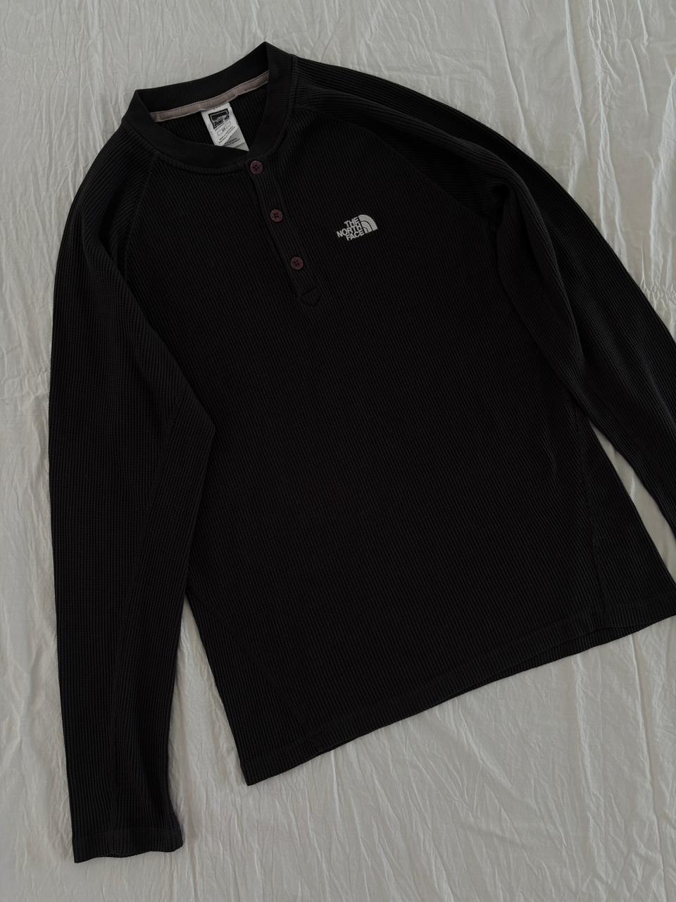 TNF BLUSA 1RA CAPA GRIS. TRANSPIRABLE. SIN DETALLE. TELA TIPO CANALÉ. L DE DAMA.