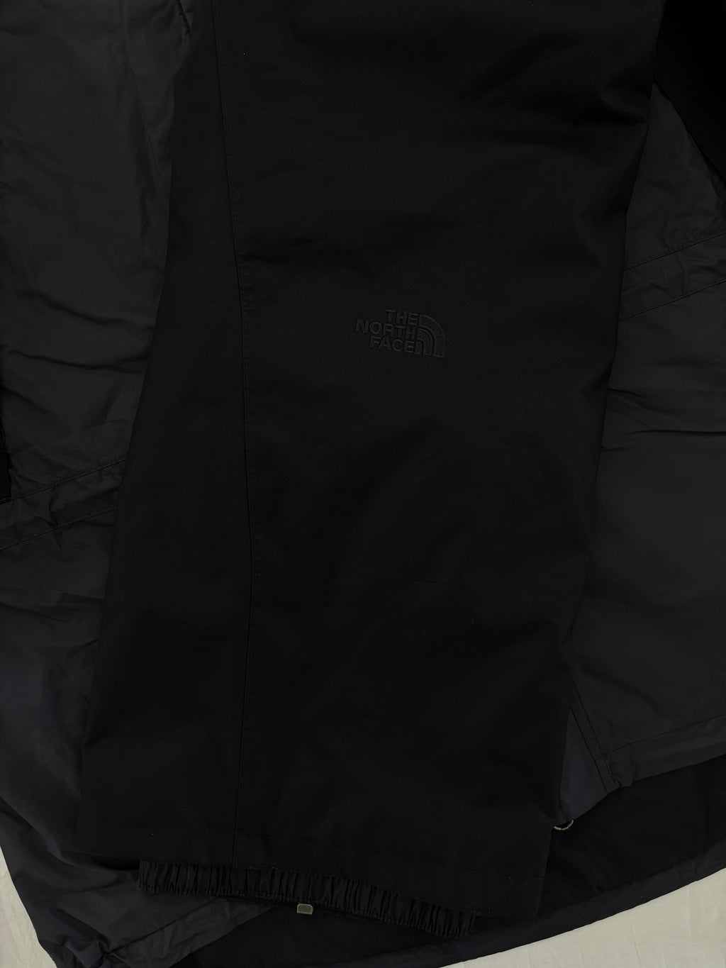 TNF PANTALÓN DRYVENT PARA NIEVE (permite que el sudor salga mientras impide la entrada de agua y viento) DOBLE LOGO. L DE DAMA.