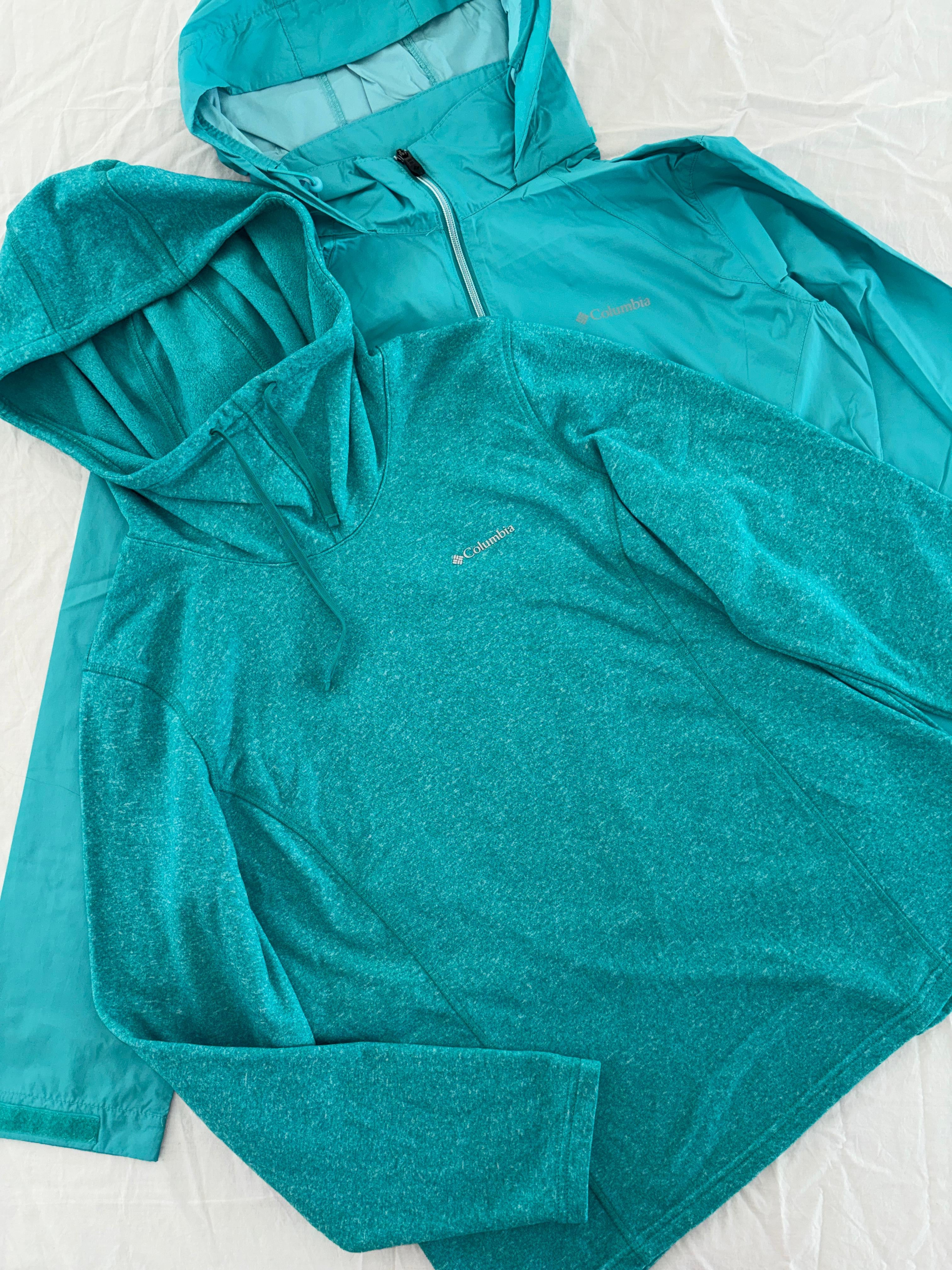 COLUMBIA HOODIE POLAR 2DA CAPA. SIN DETALLE. L DE DAMA.