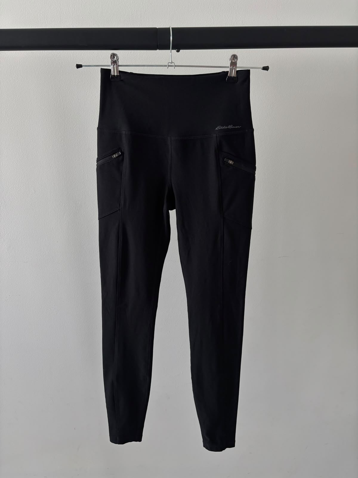 EDDIE BAUER NEGRO LEGGIN PARA SENDERISMO. TELA GRUESA TIPO ALGODÓN. COMO NUEVO. XS DE DAMA.