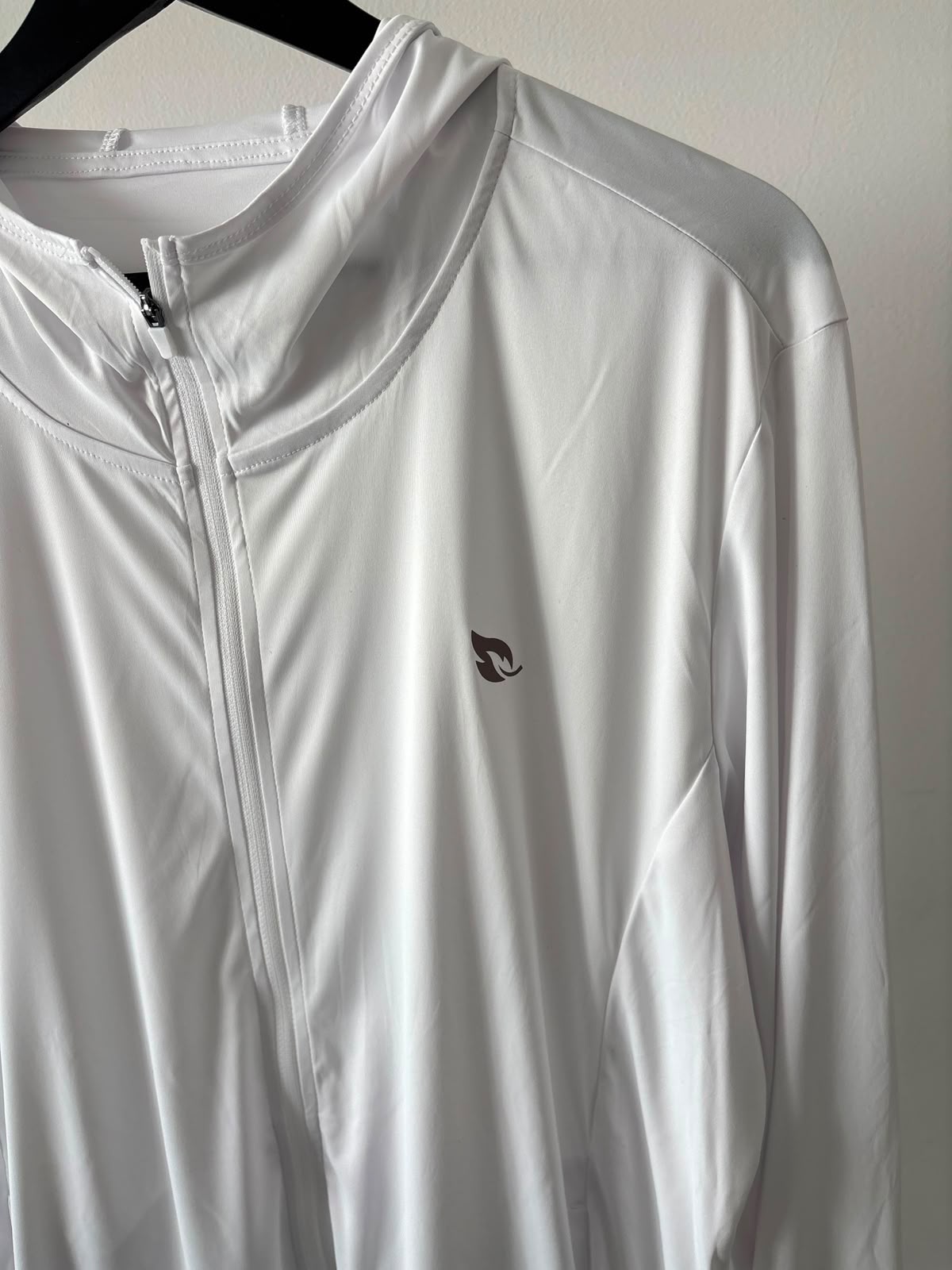 BLUSA BLANCA PARA SENDERISMO TELA LIGERA Y FRESCA SIN DETALLE. XL DE DAMA.