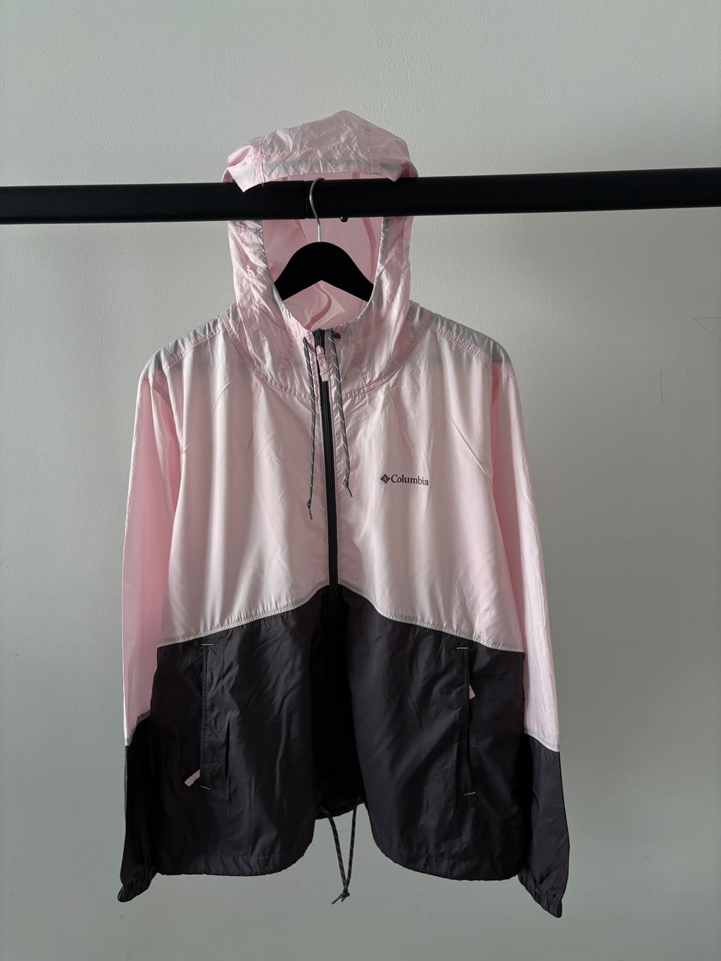COLUMBIA ROSA ROMPEVIENTOS MUY LIGERO. XL DE DAMA.