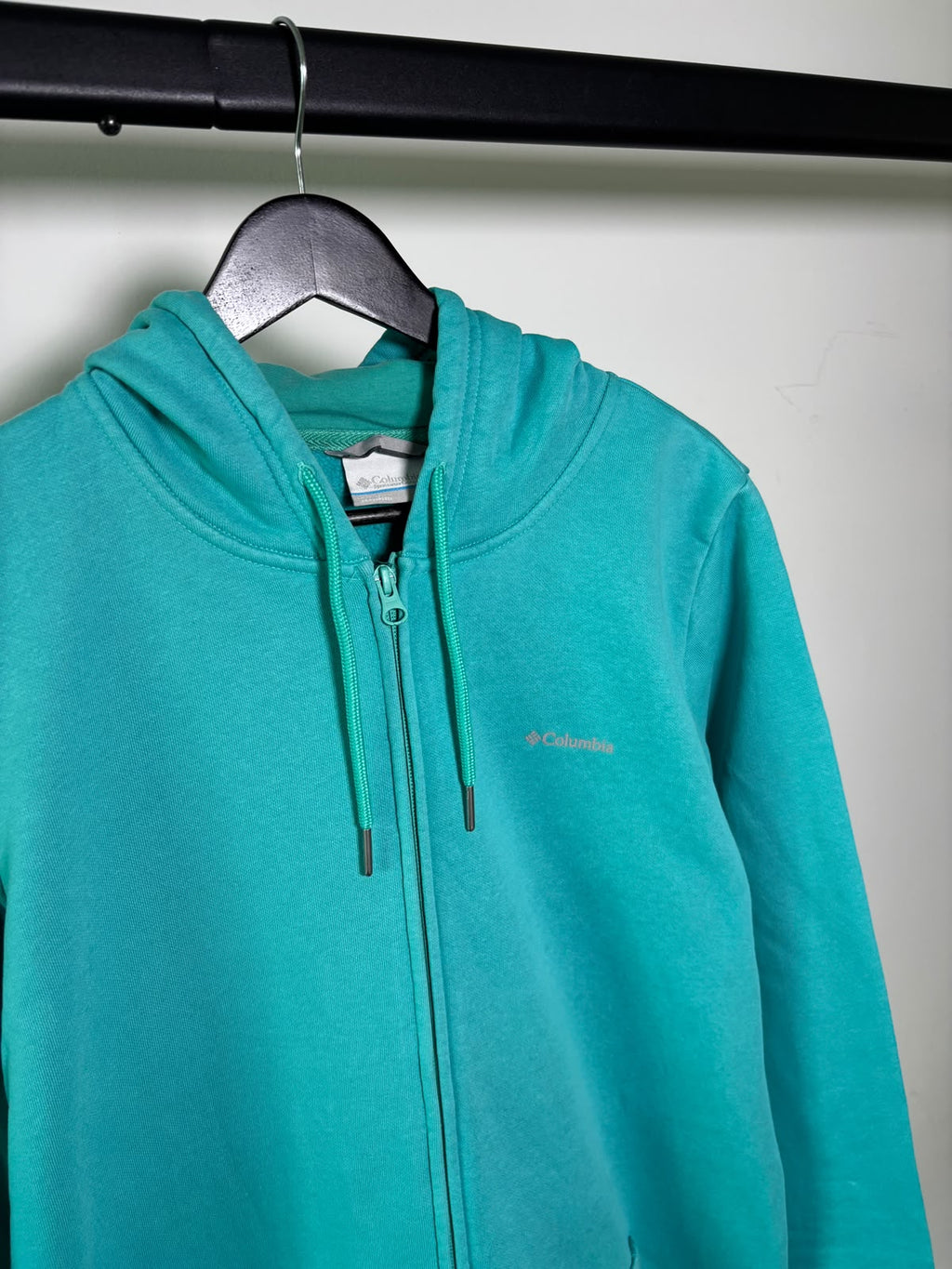 COLUMBIA HOODE MENTA LARGO. PEQUEÑO DETALLE. L DE DAMA.
