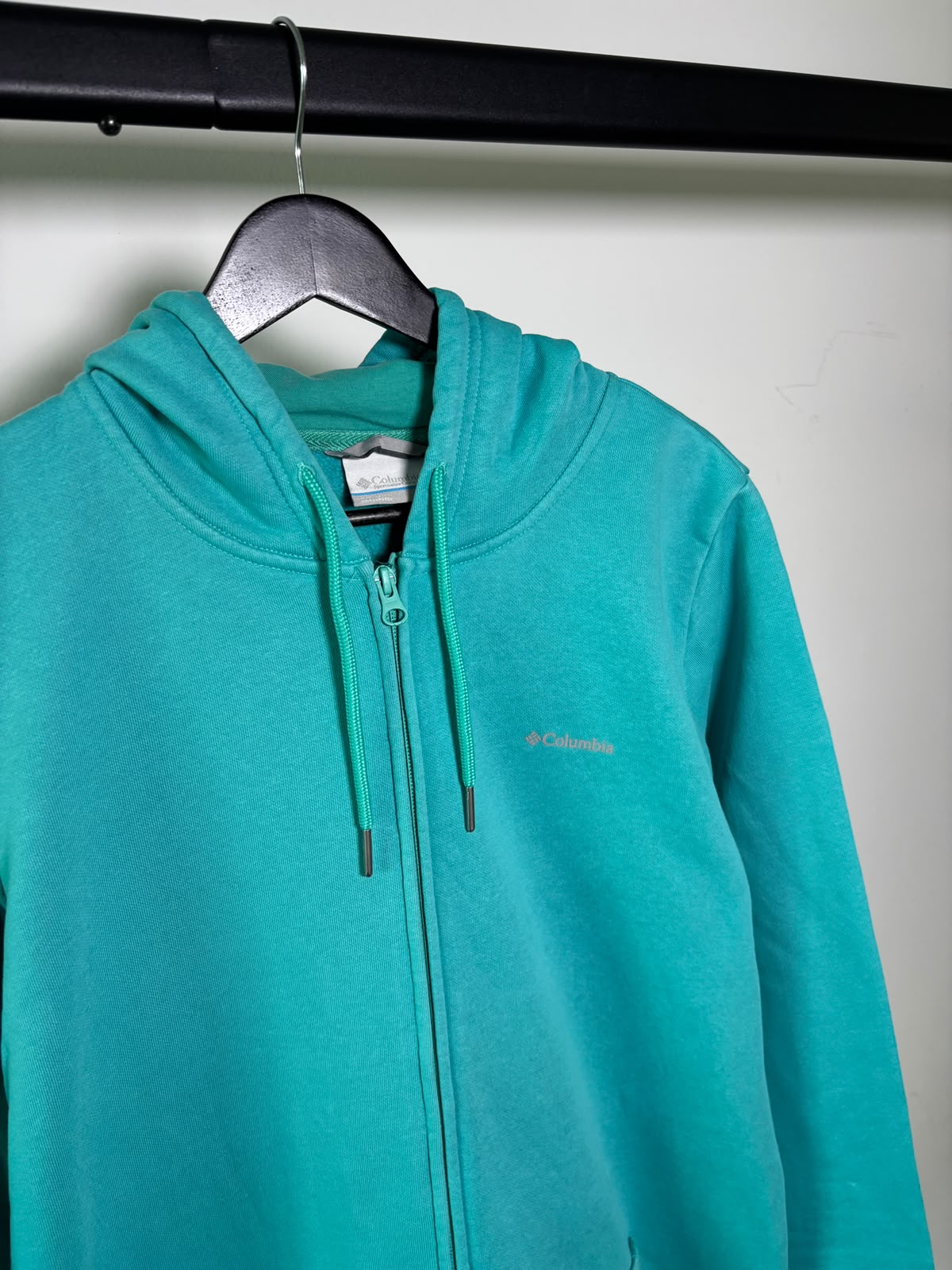 COLUMBIA HOODE MENTA LARGO. PEQUEÑO DETALLE. L DE DAMA.
