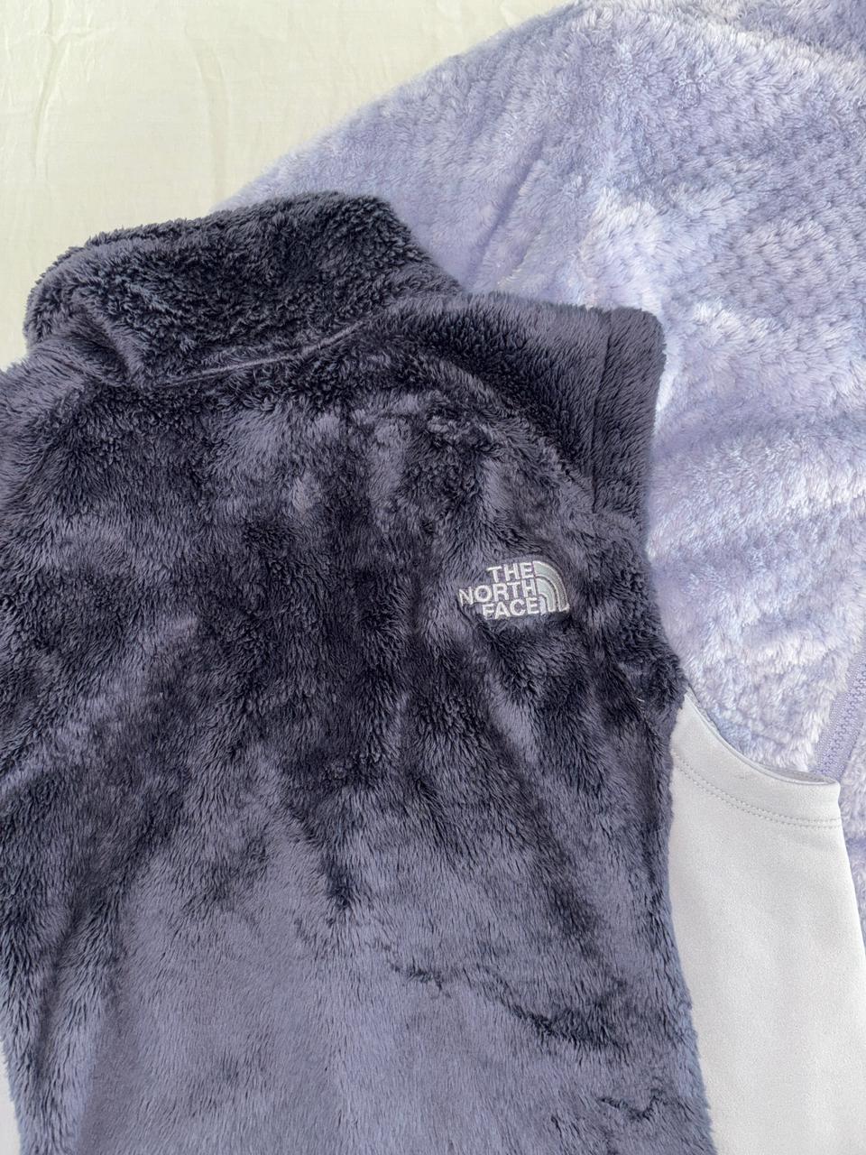 TNF CHALECO MORADO PELUCHE INTACTO Y SUAVE. S DE DAMA.