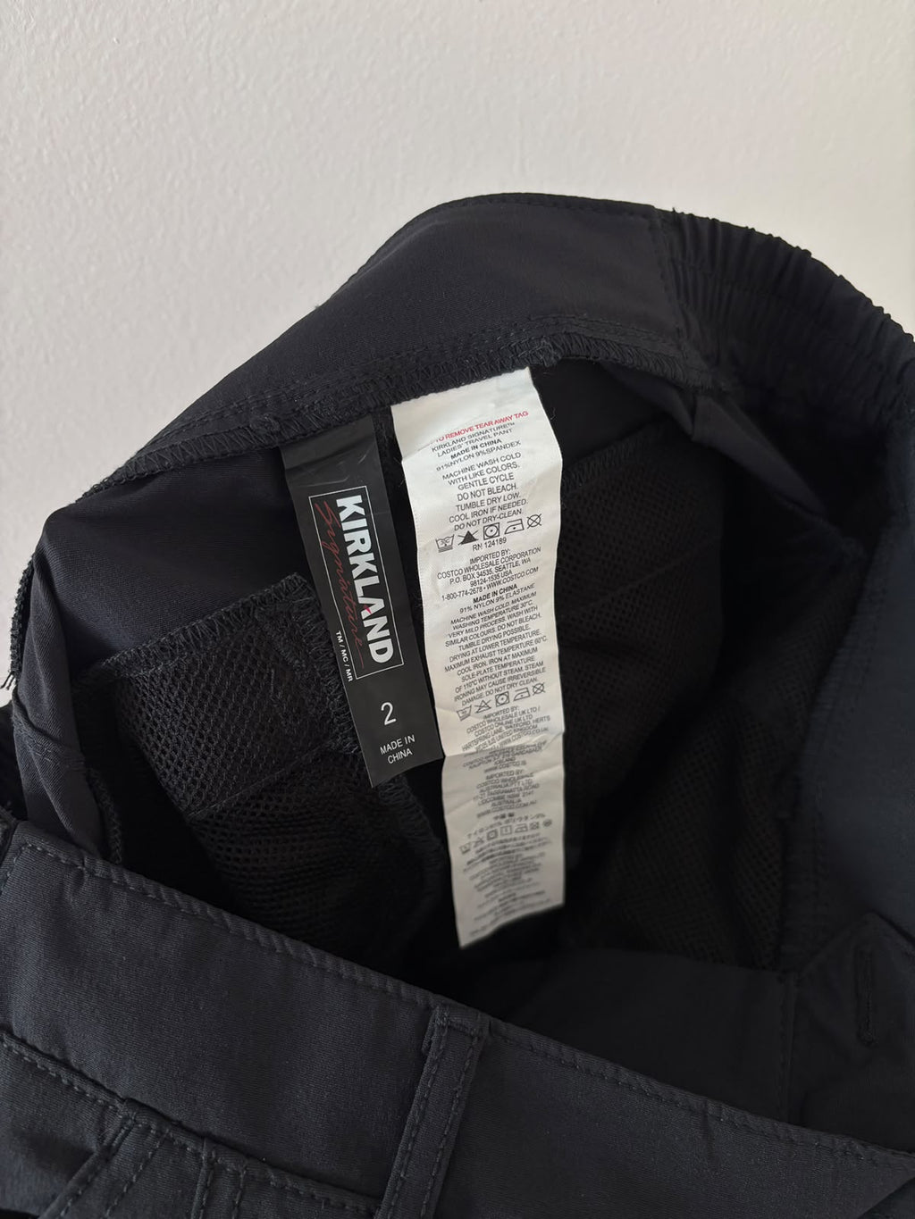 PANTALÓN NEGRO PARA SENDERISMO. TELA LIGERA. TIRO MEDIO. COMO NUEVO. S DE DAMA.