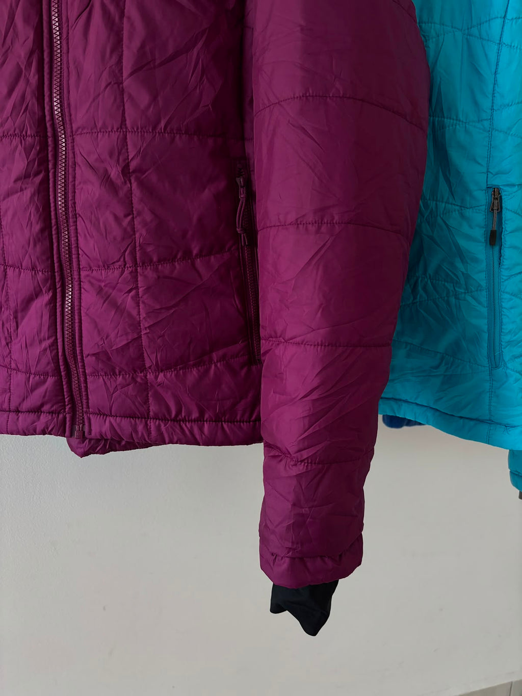 COLUMBIA 2DA CAPA BRUMOSO MORADO OMNI HEAT (retiene y refleja el calor natural que produce el cuerpo humano. deja salir la humedad y el exceso de calor) XL DE DAMA.