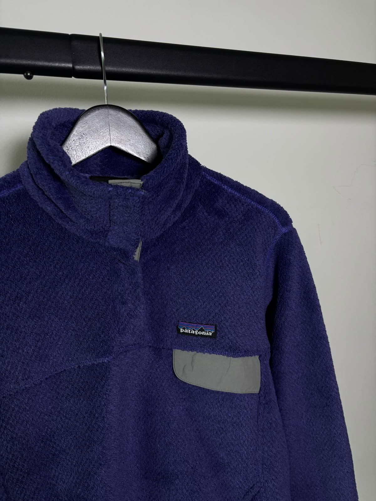 PATAGONIA MORADO PELUCHE SUAVE.  COMO NUEVO. M DE DAMA.
