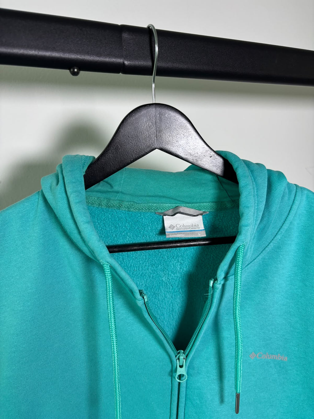 COLUMBIA HOODE MENTA LARGO. PEQUEÑO DETALLE. L DE DAMA.