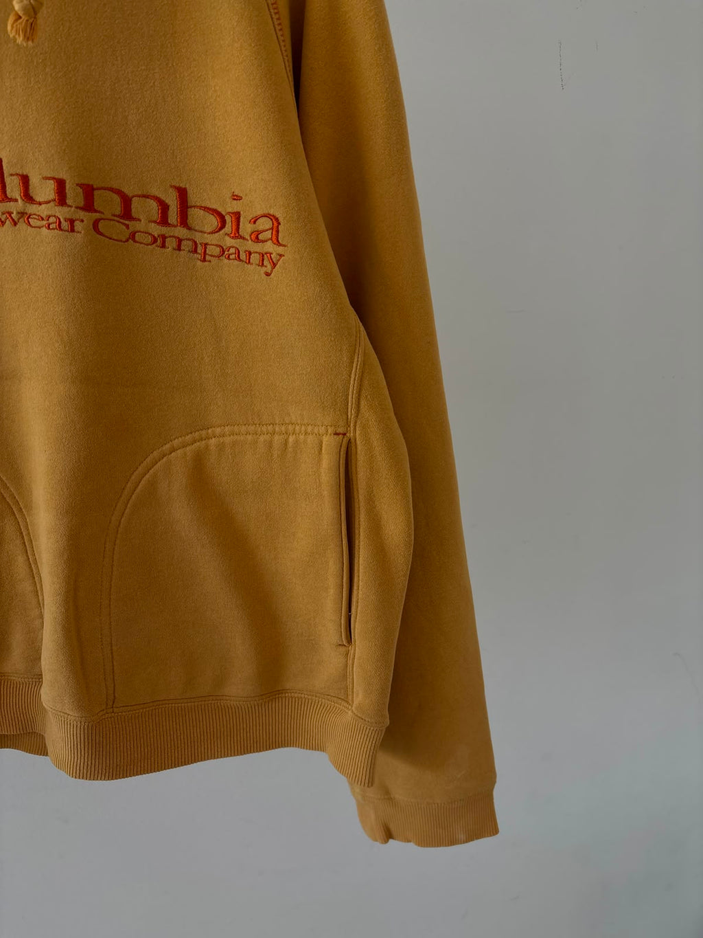 COLUMBIA HOODIE AMARILLO NO TAN INTENSO. L DE DAMA.
