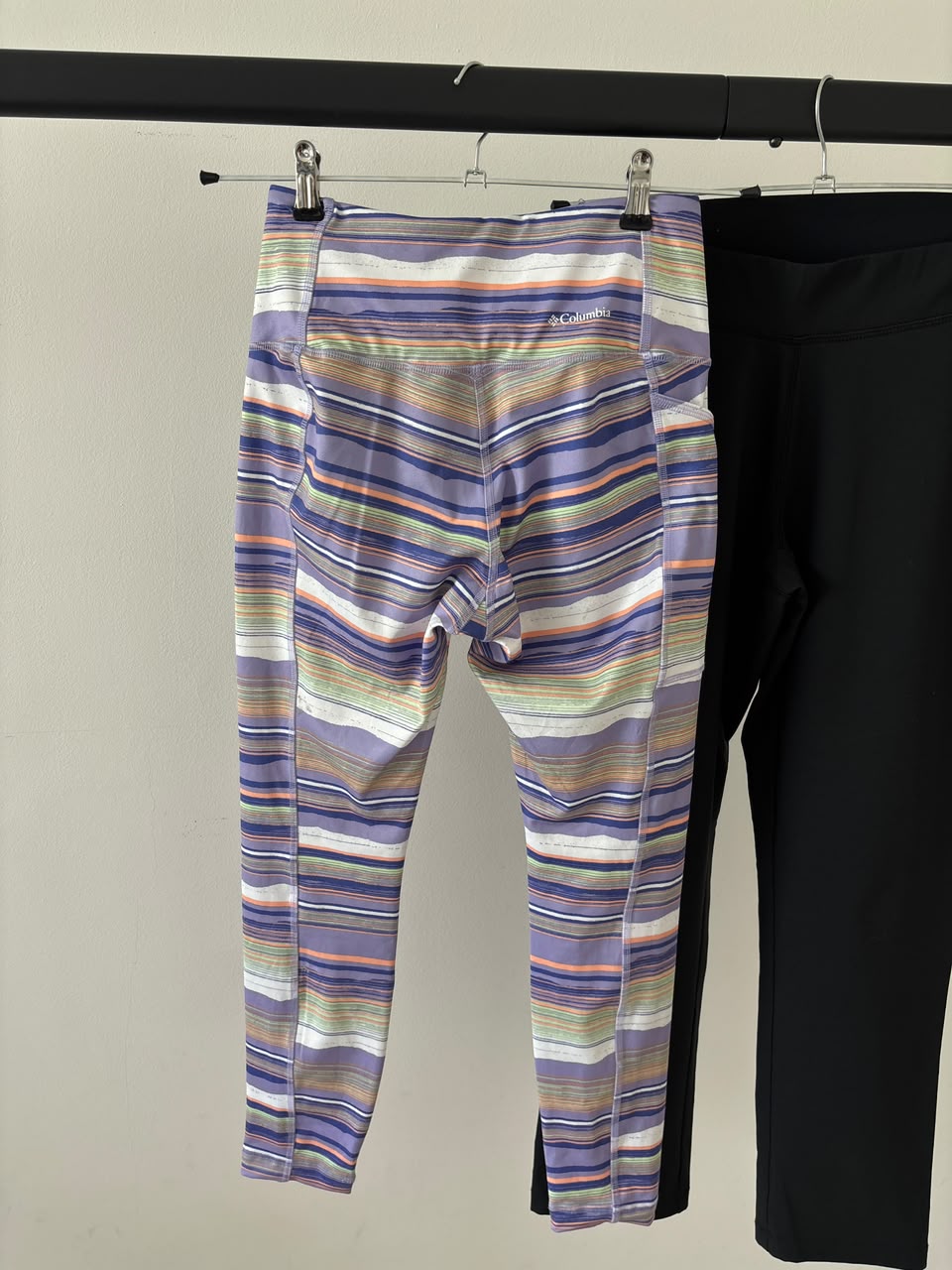 COLUMBIA LEGGIN MORADO TELA GRUESA Y FRESCA. COMO NUEVO. S DE DAMA.