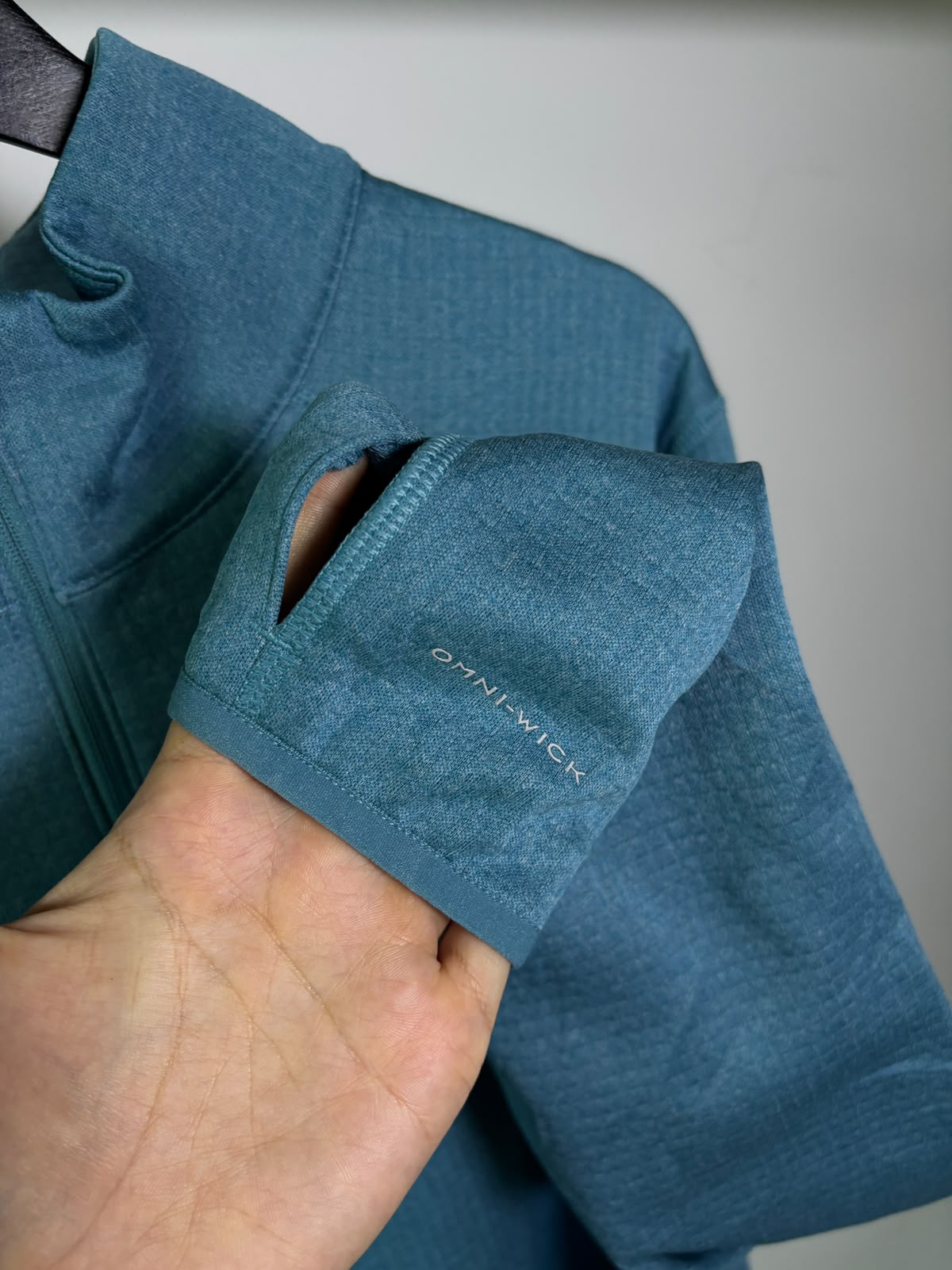 COLUMBIA 1RA CAPA TÉRMICO COMO NUEVO. OMNI WICK (absorbe el sudor de la piel y distribuirlo en la superficie de la tela para que se evapore rápidamente). XL DE DAMA