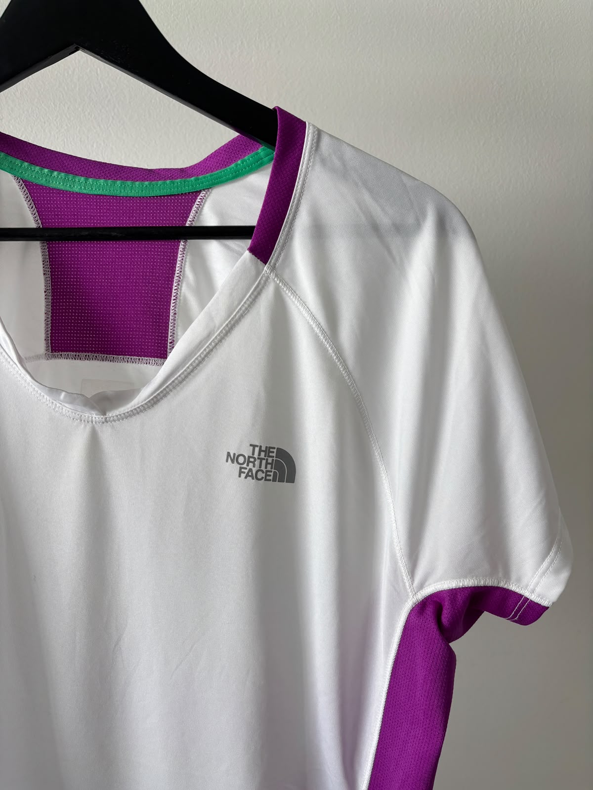 TNF FLASHDRY (acelera la evaporación del sudor y seca la ropa rápidamente). S DE DAMA.